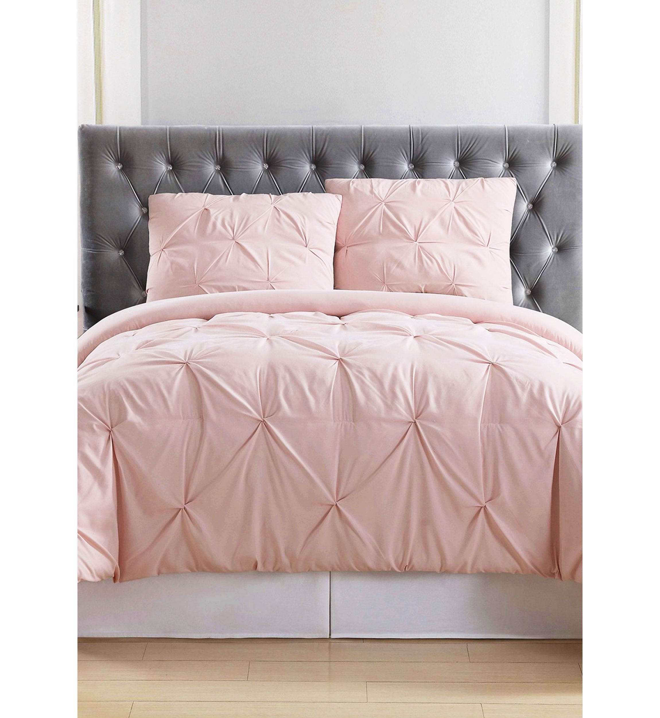 Everyday Pleated Comforter Set