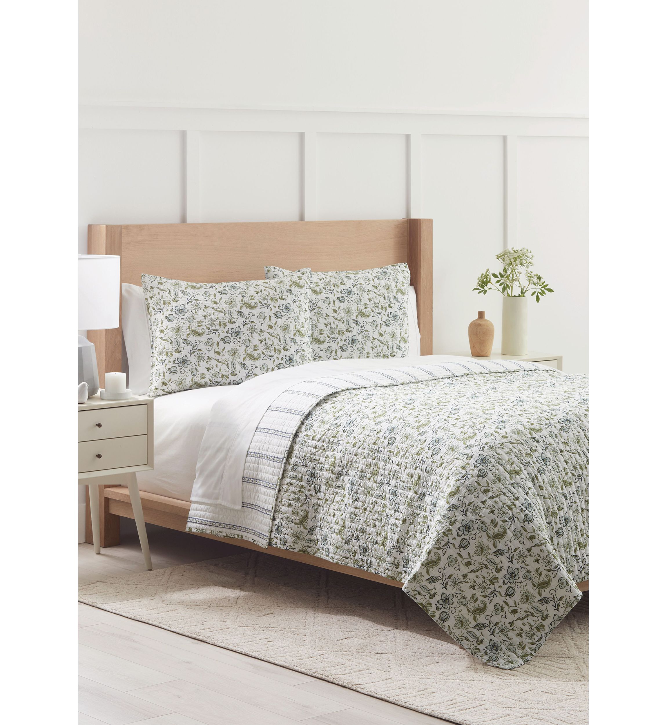 Lindsey Floral Quilt Set