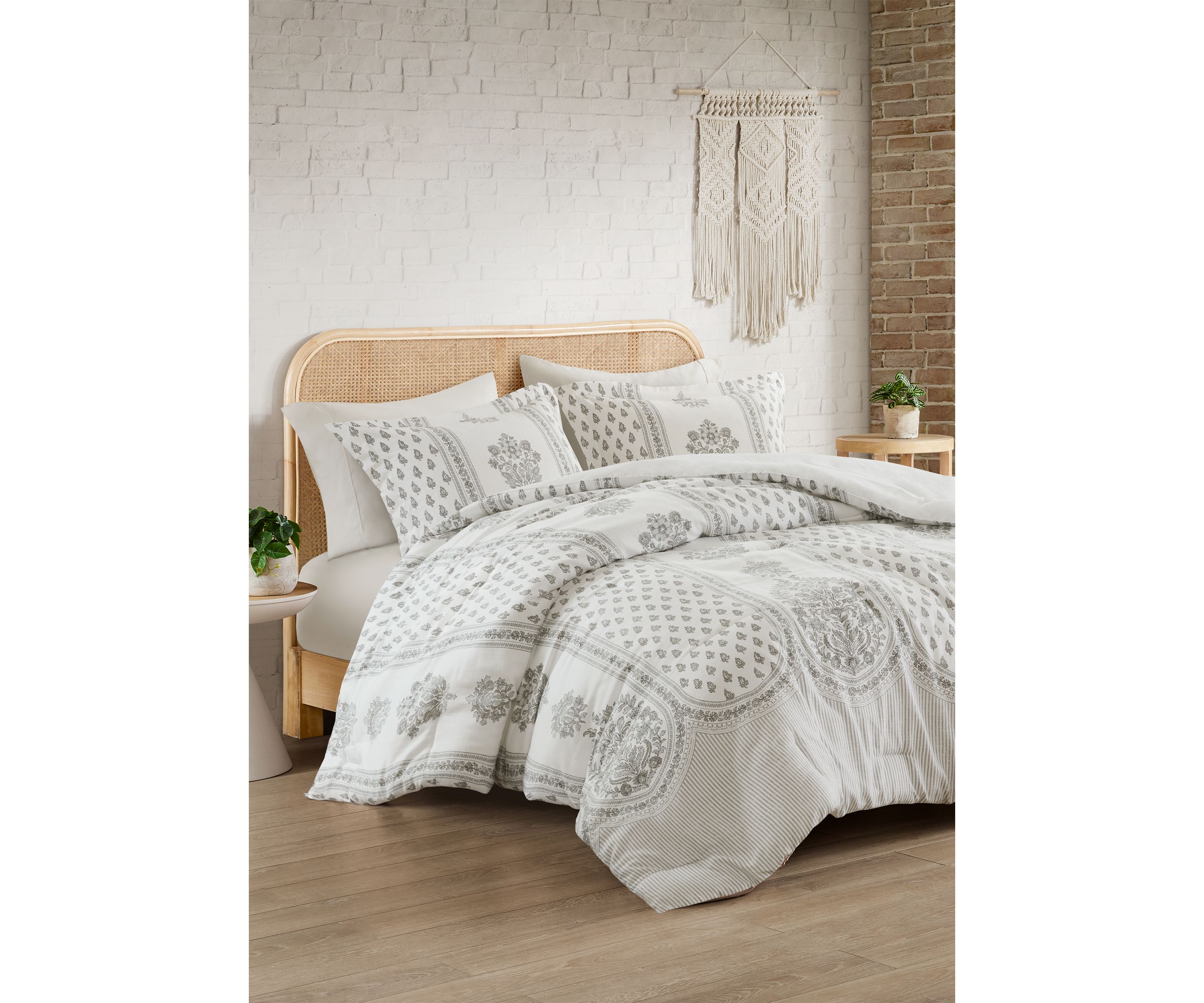 Atlas Comforter Set