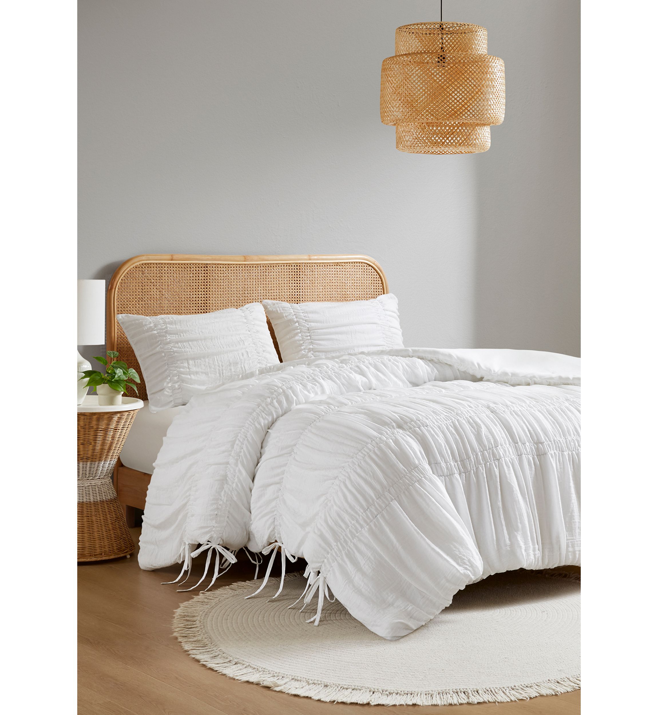 Mia Comforter Set