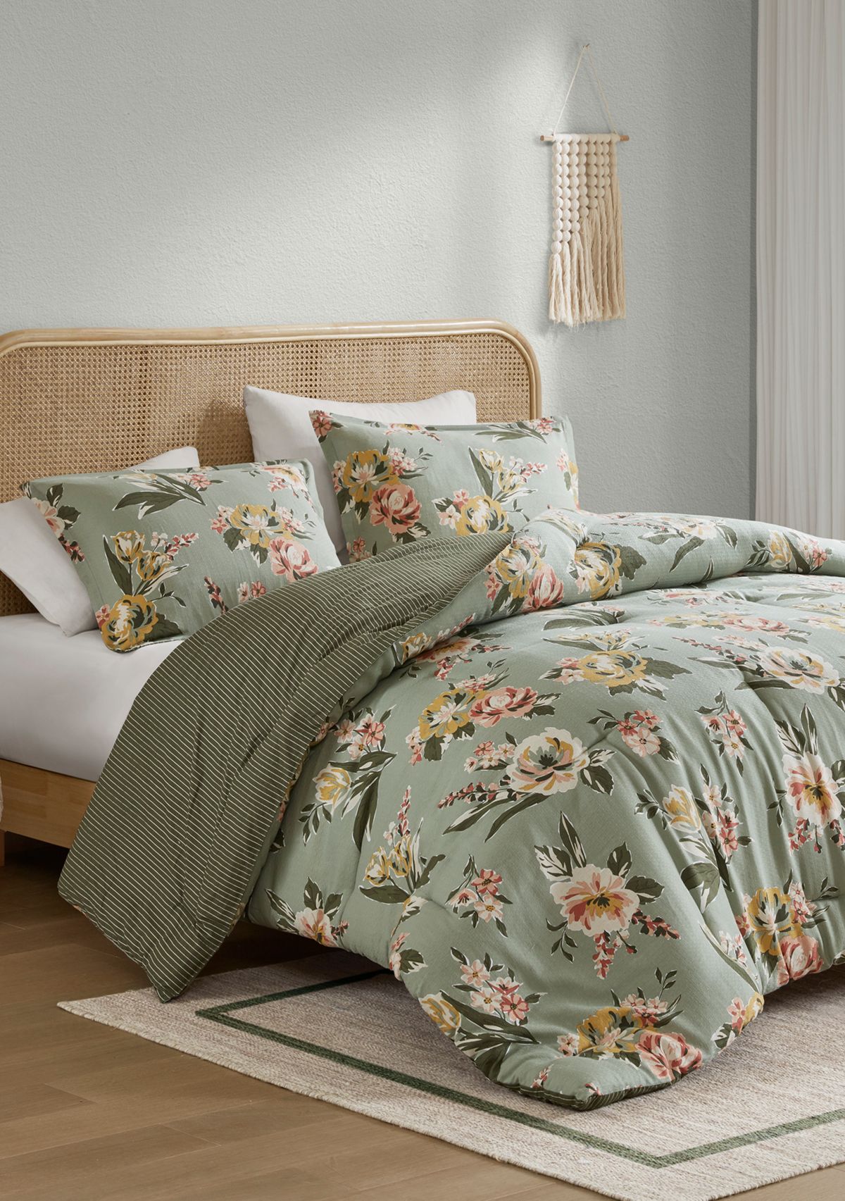 Stella Comforter Set