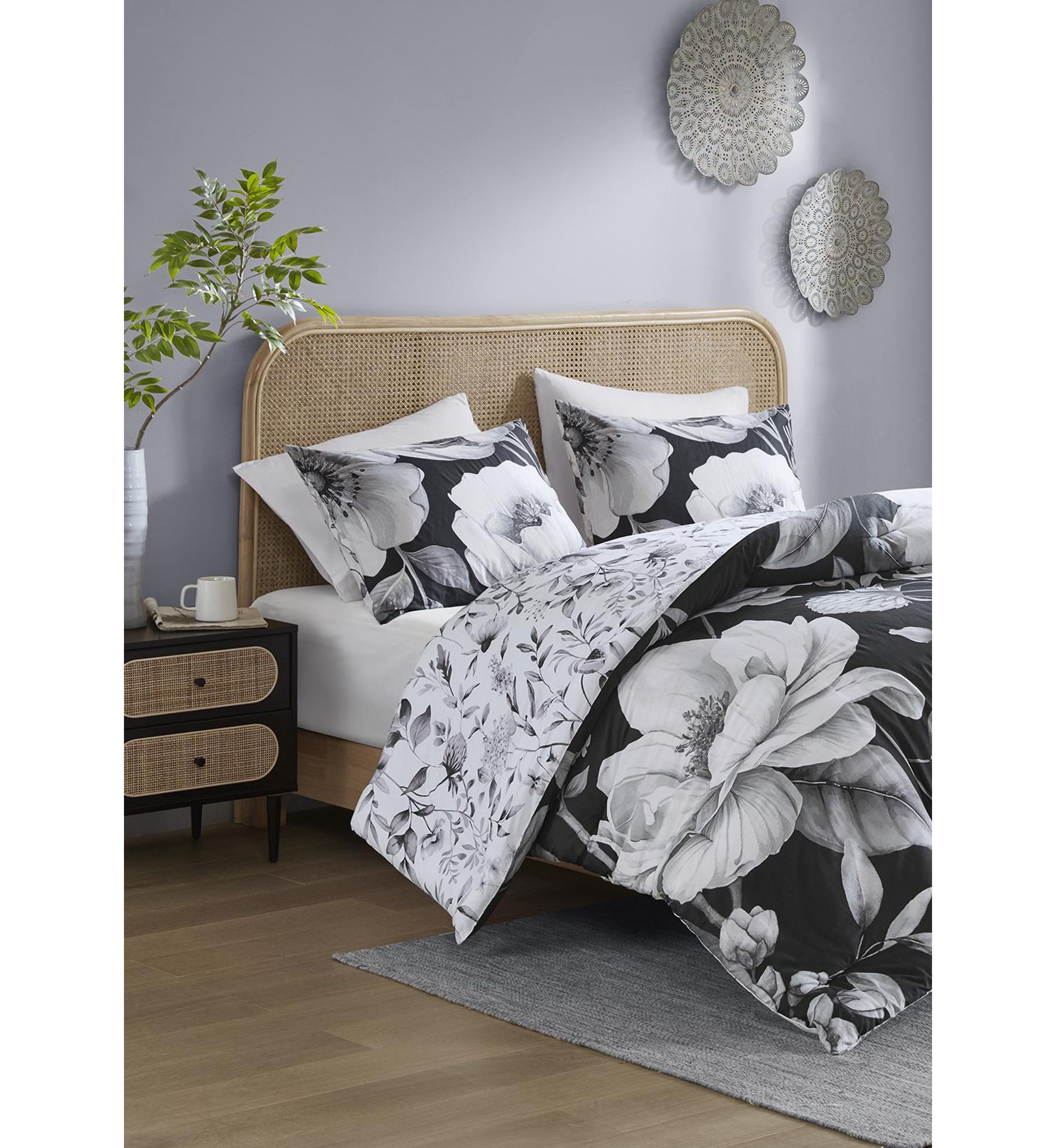Deena Comforter Set