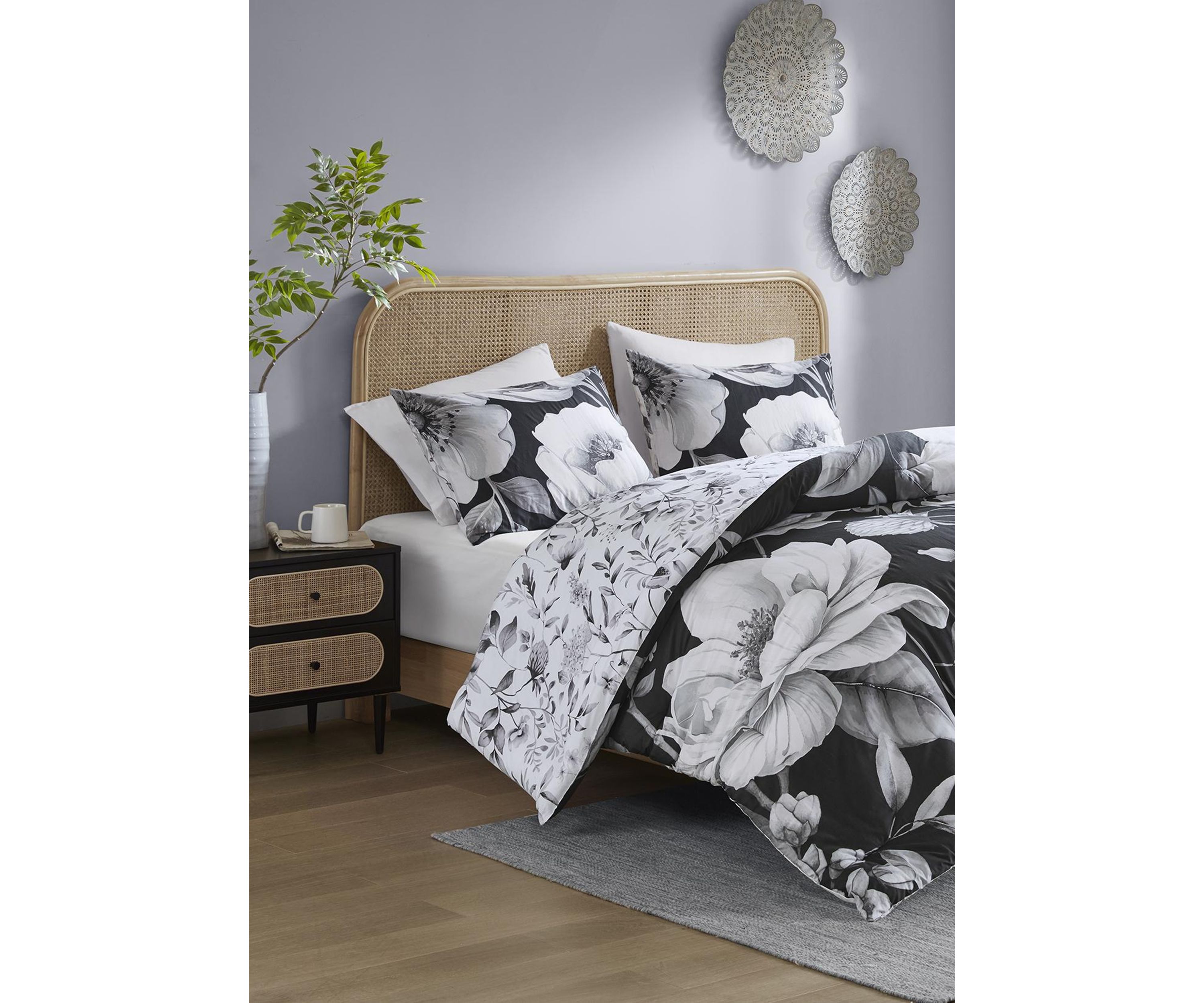 Deena Comforter Set