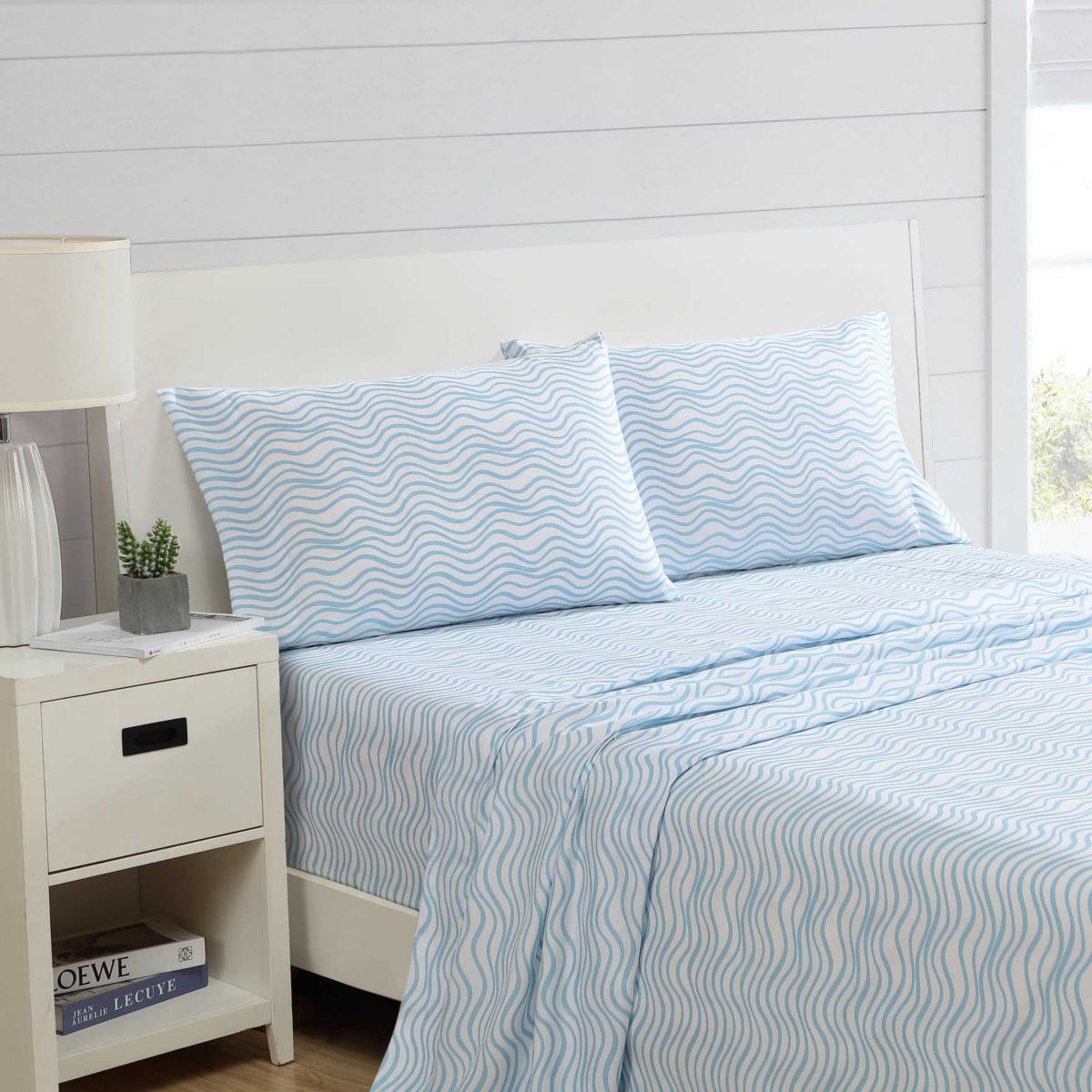 Lineary Waves Microfiber Sheet Set