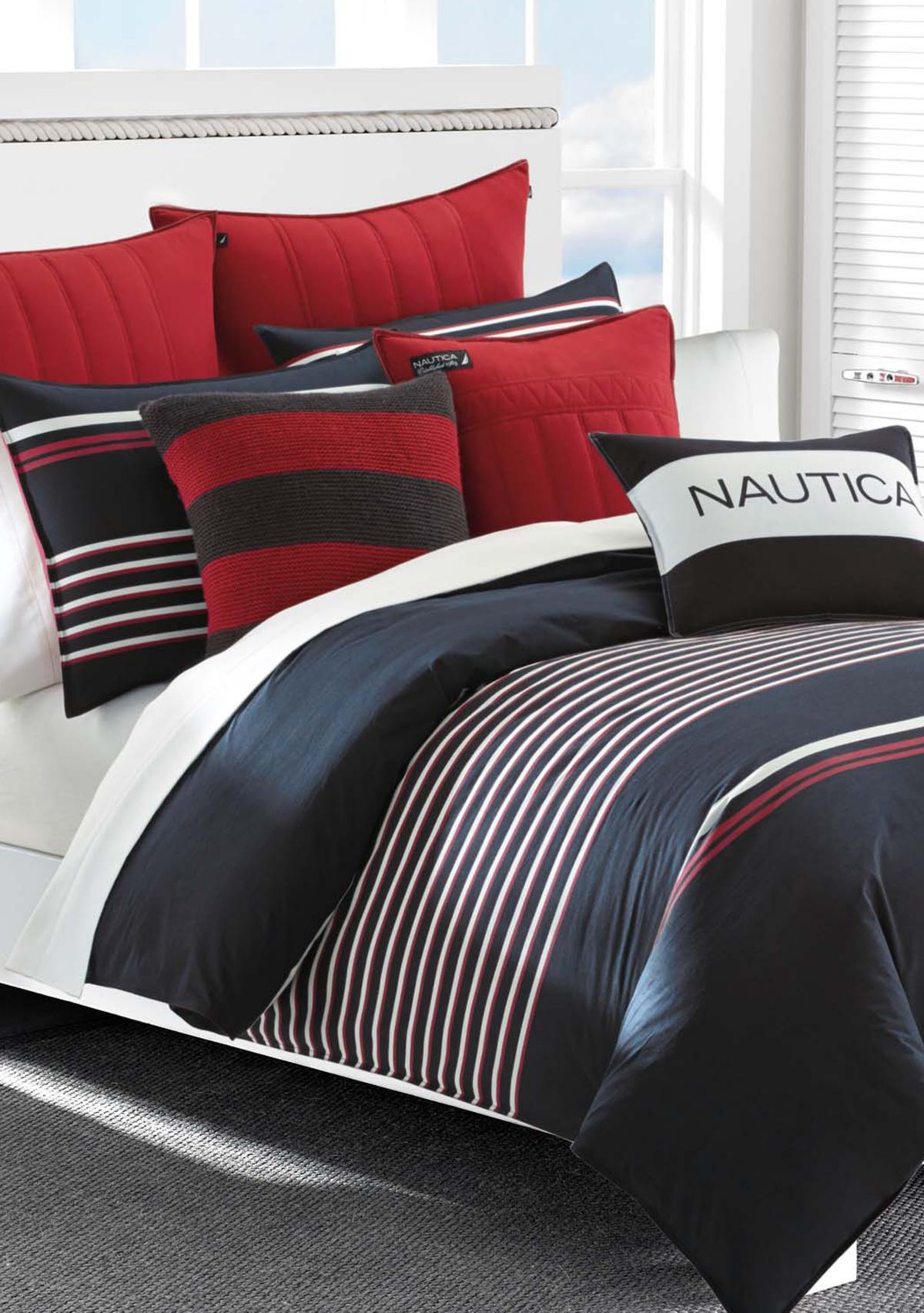 Mineola Navy Comforter Set 