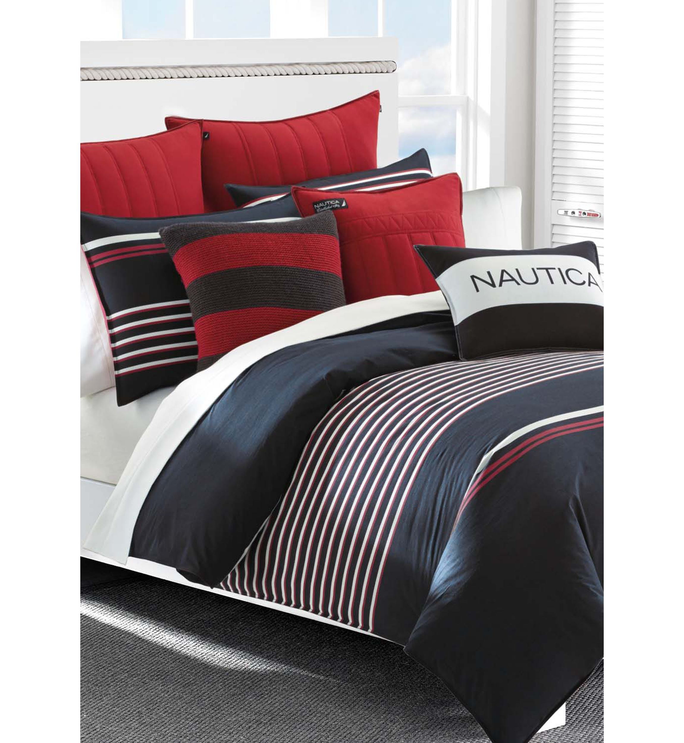 Mineola Navy Comforter Set 