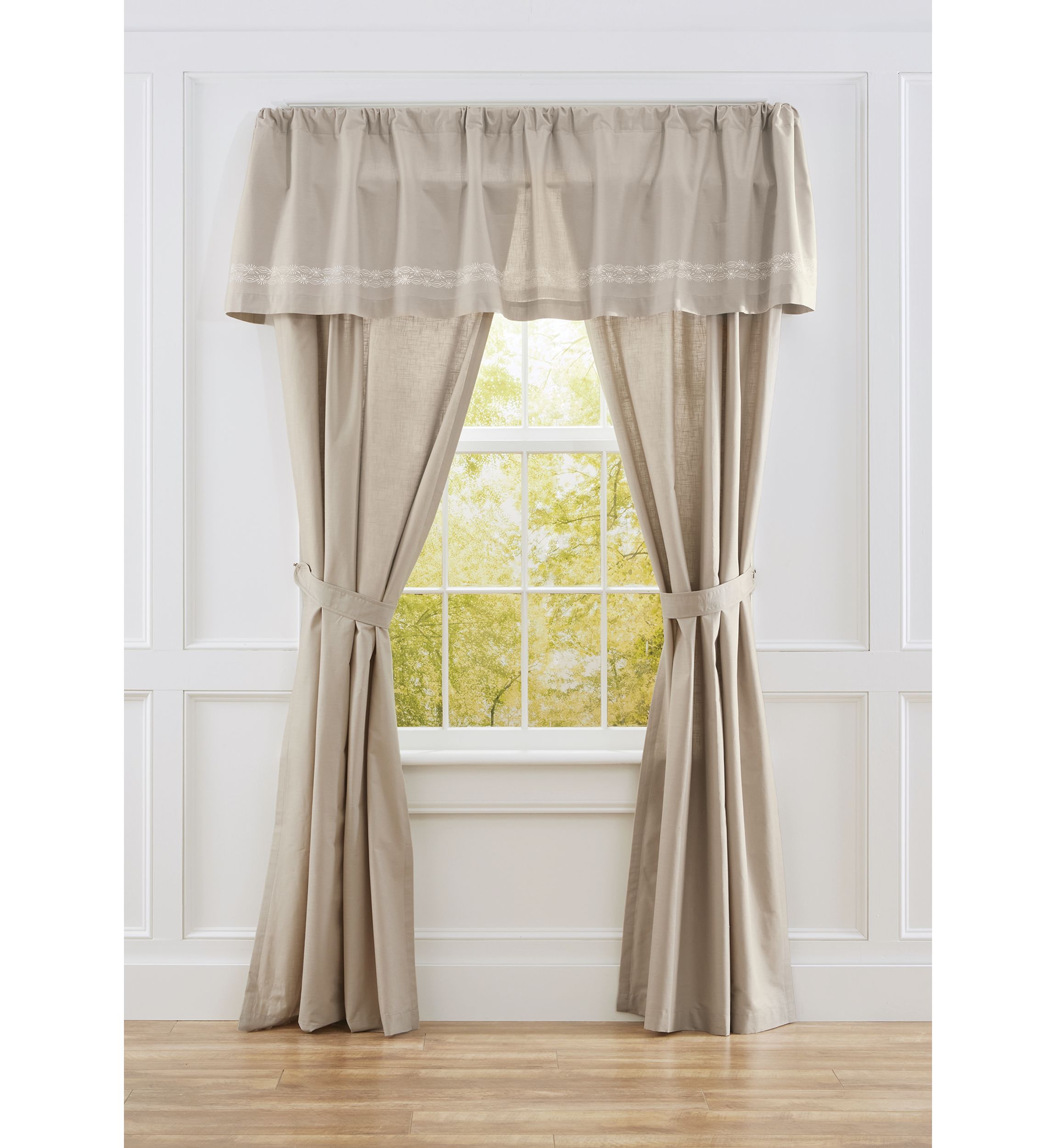 Adonare Valance