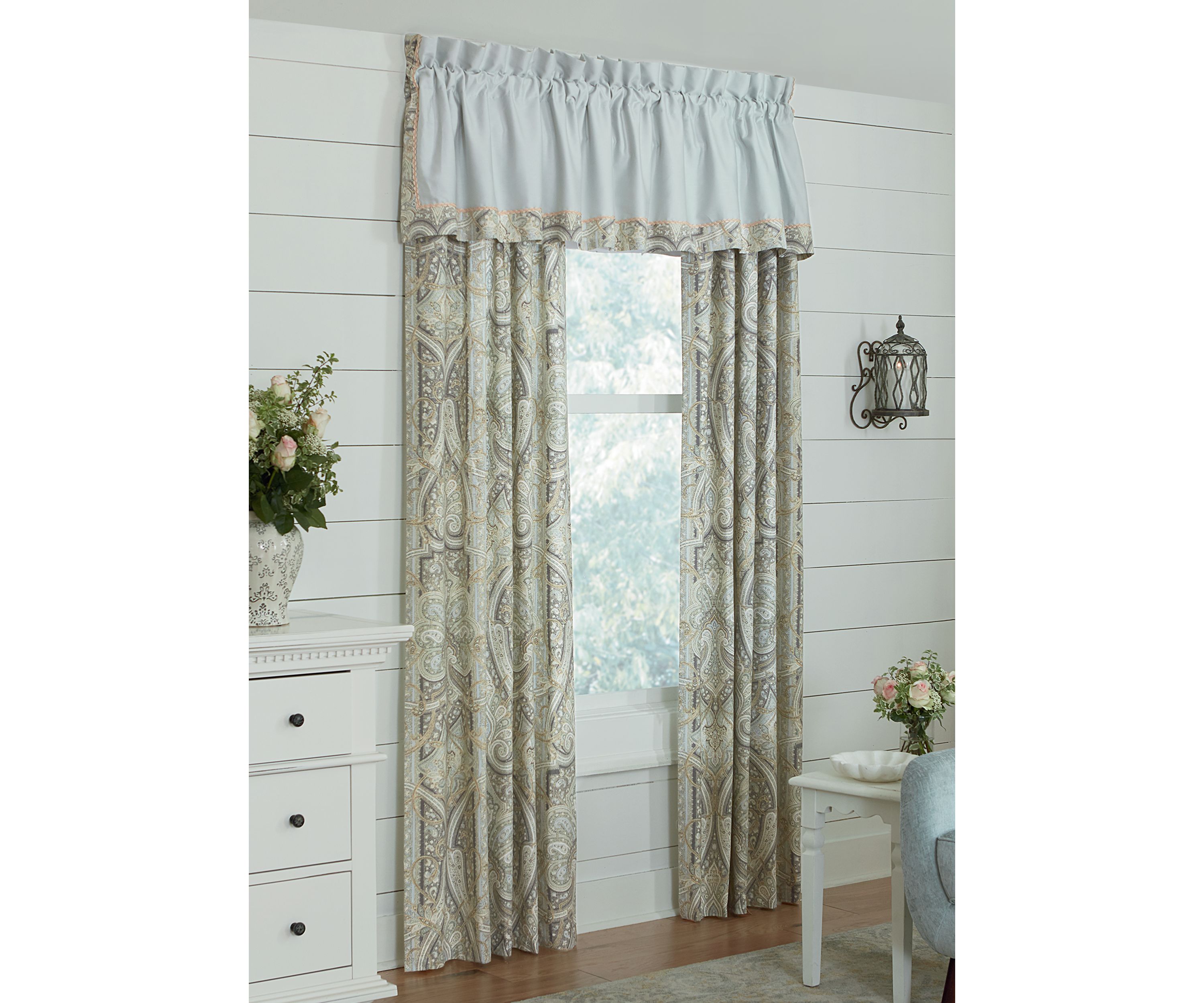 Grand Paisley Valance