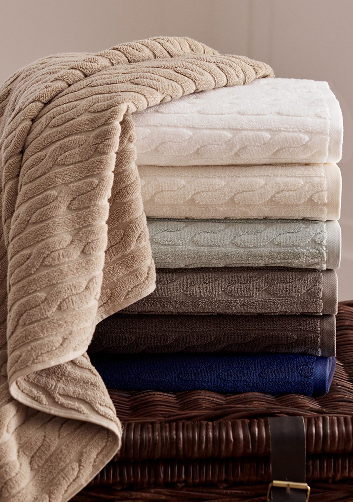 Sanders Cable Bath Towels