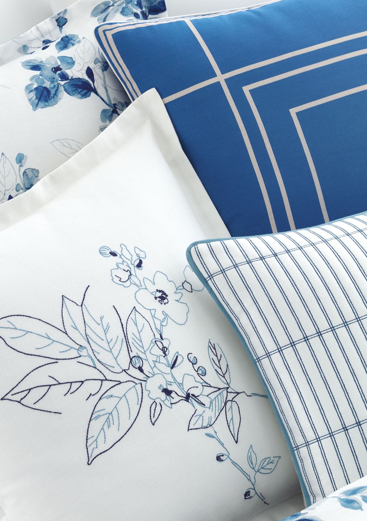 Sandra Floral Comforter Set