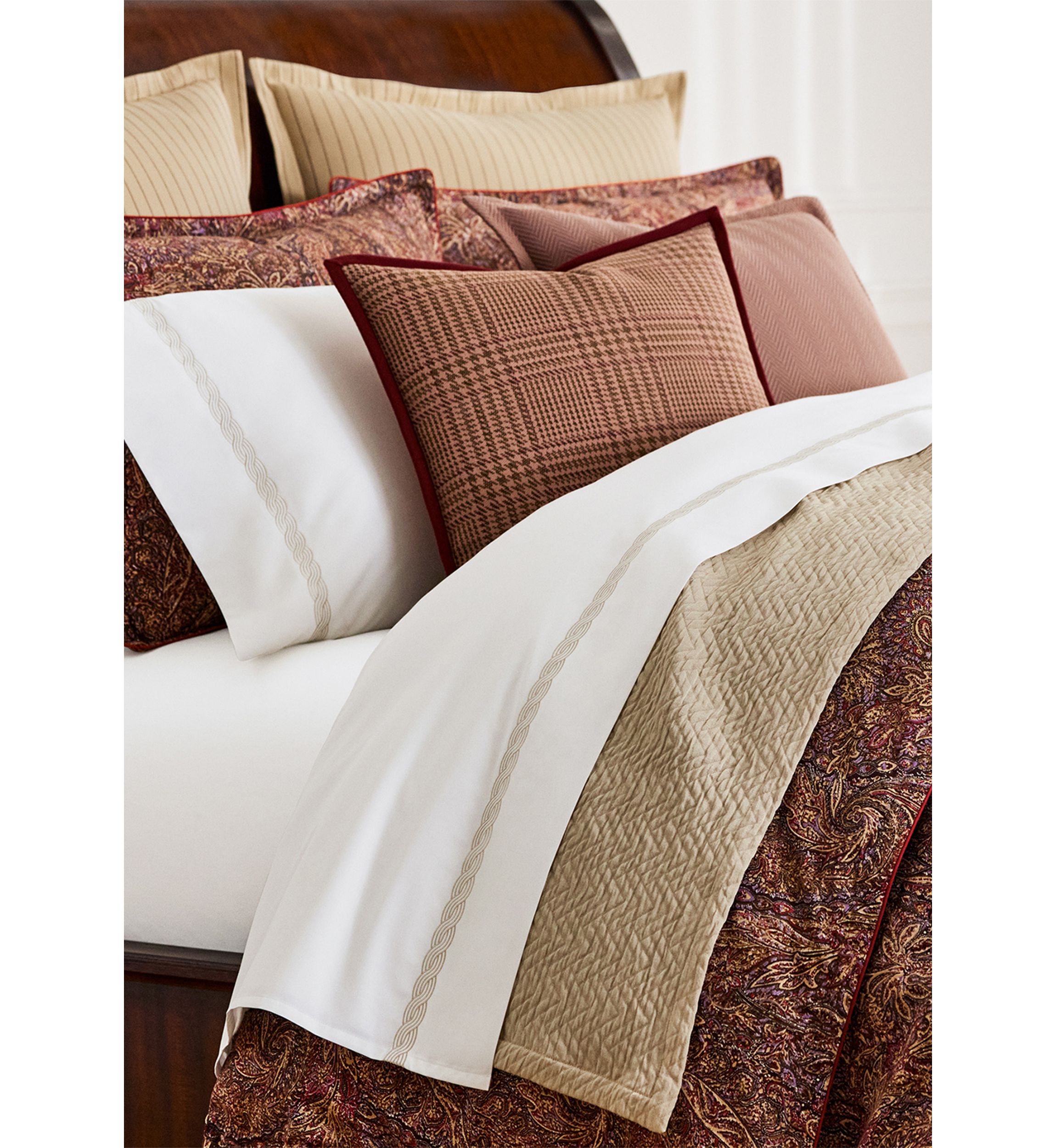 Hallie Comforter Set