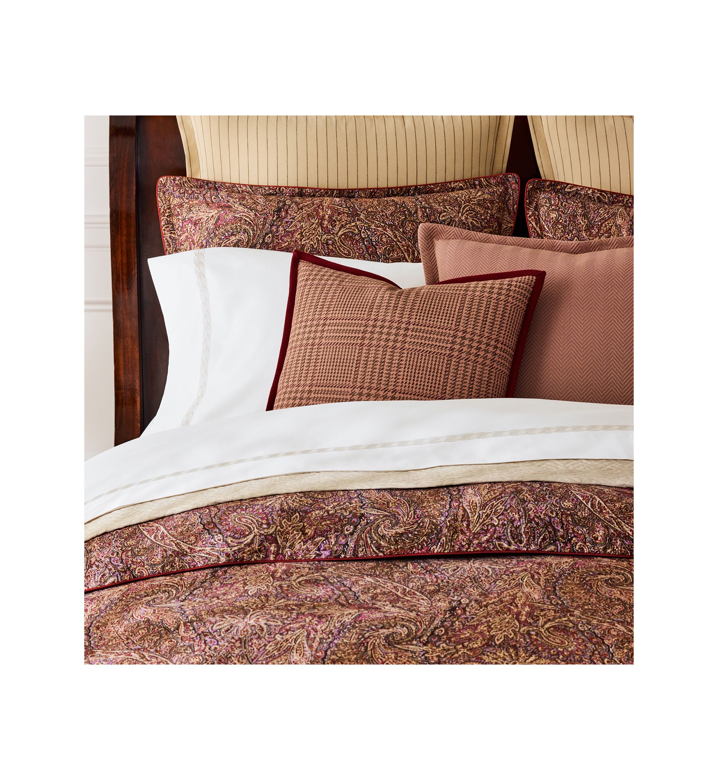 Hallie Comforter Set