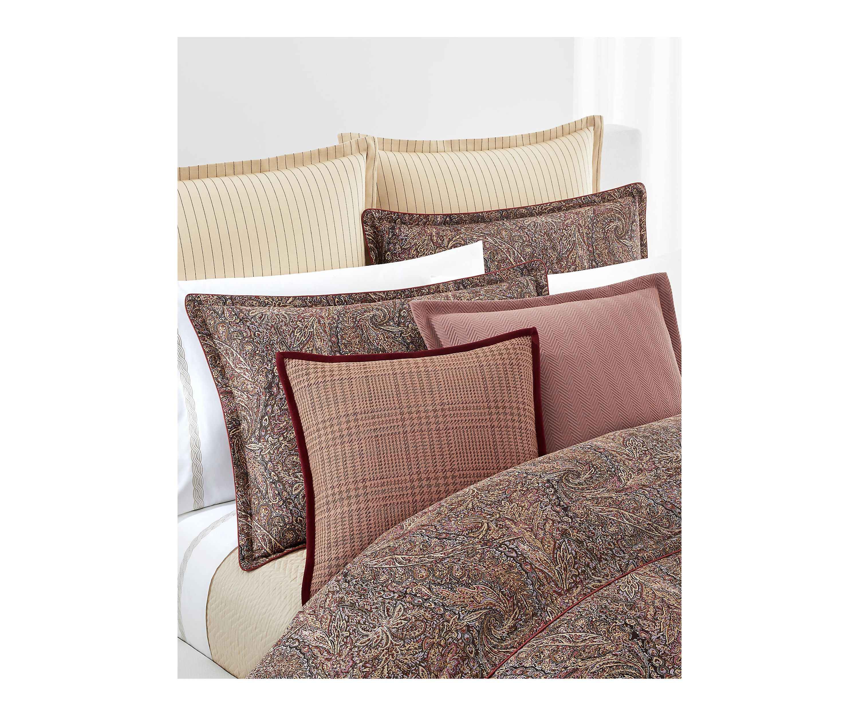 Hallie Comforter Set