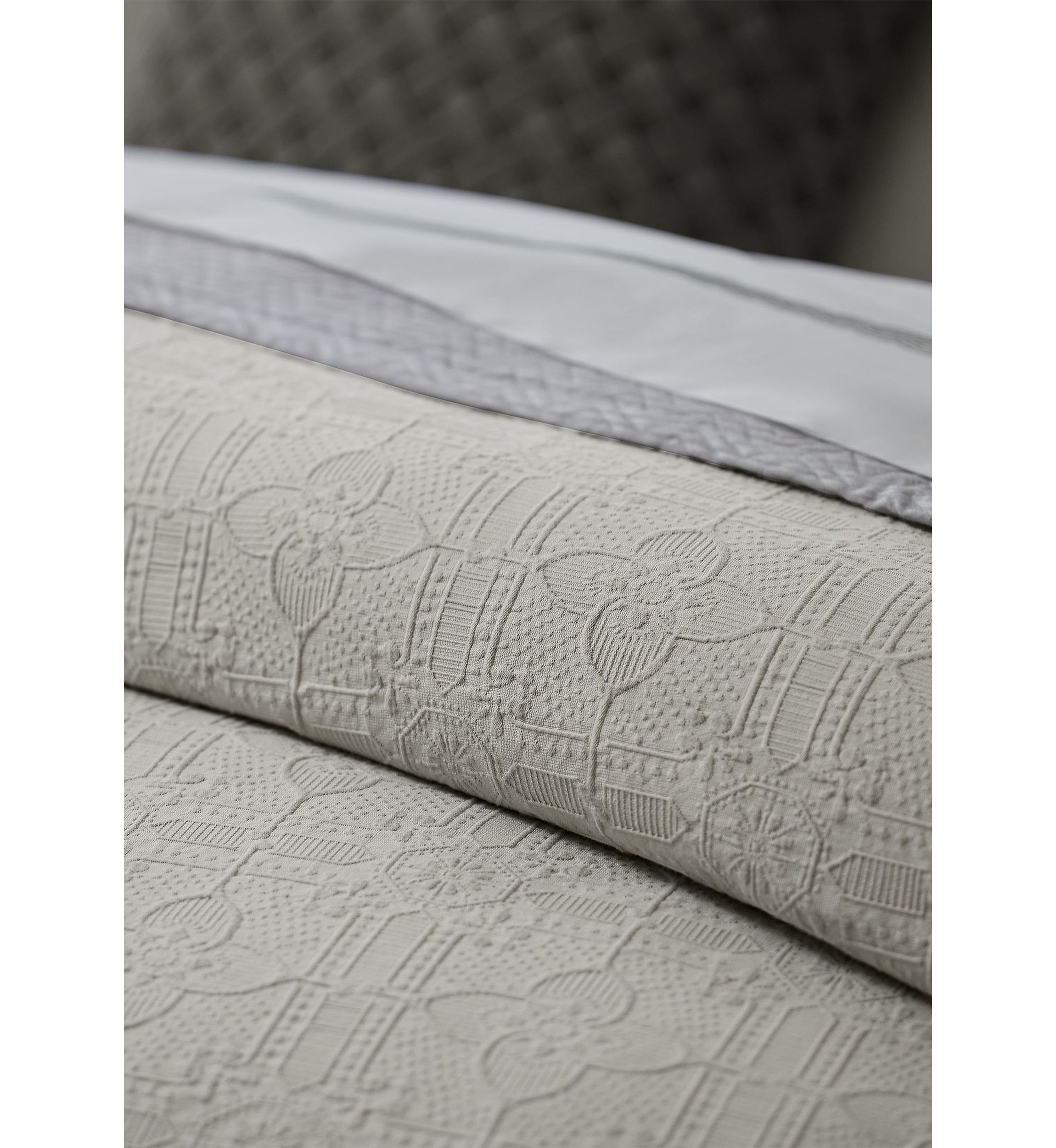 Sascha Comforter Set
