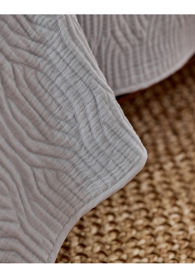 Wiley Cotton Jacquard King Quilt