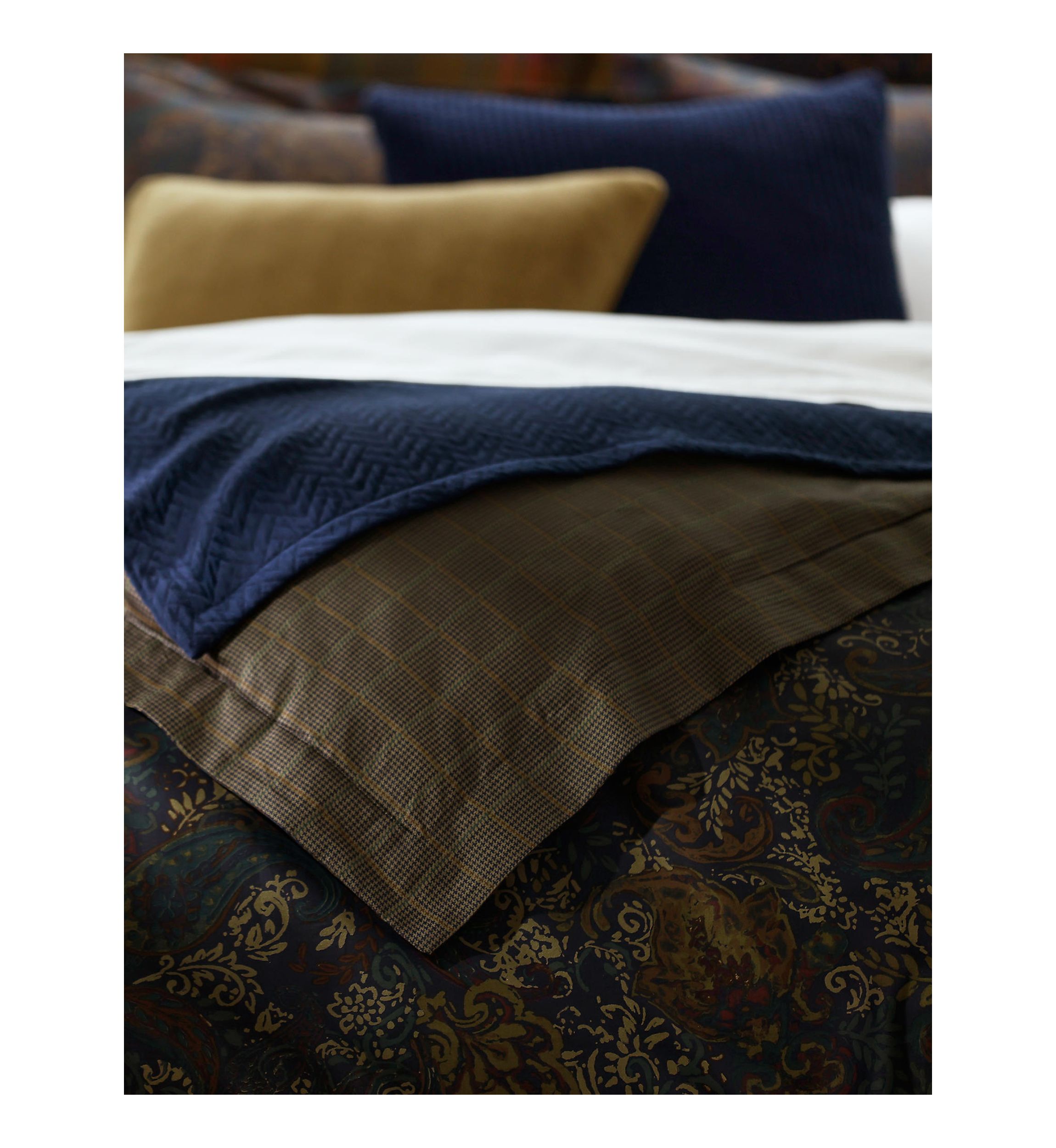 Henry Cotton Sateen Reversible Comforter Set