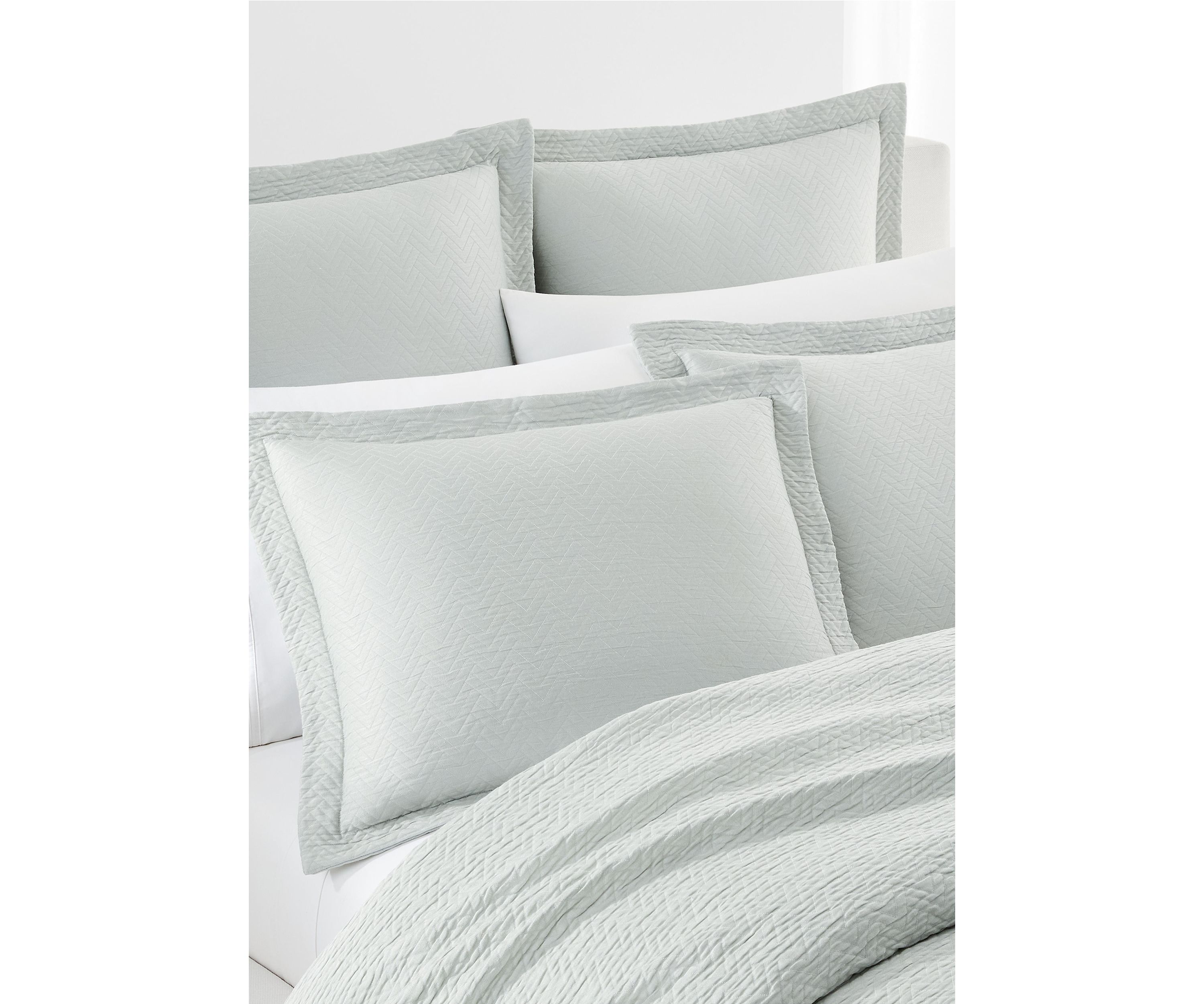 Kaia Matelassé Coverlet
