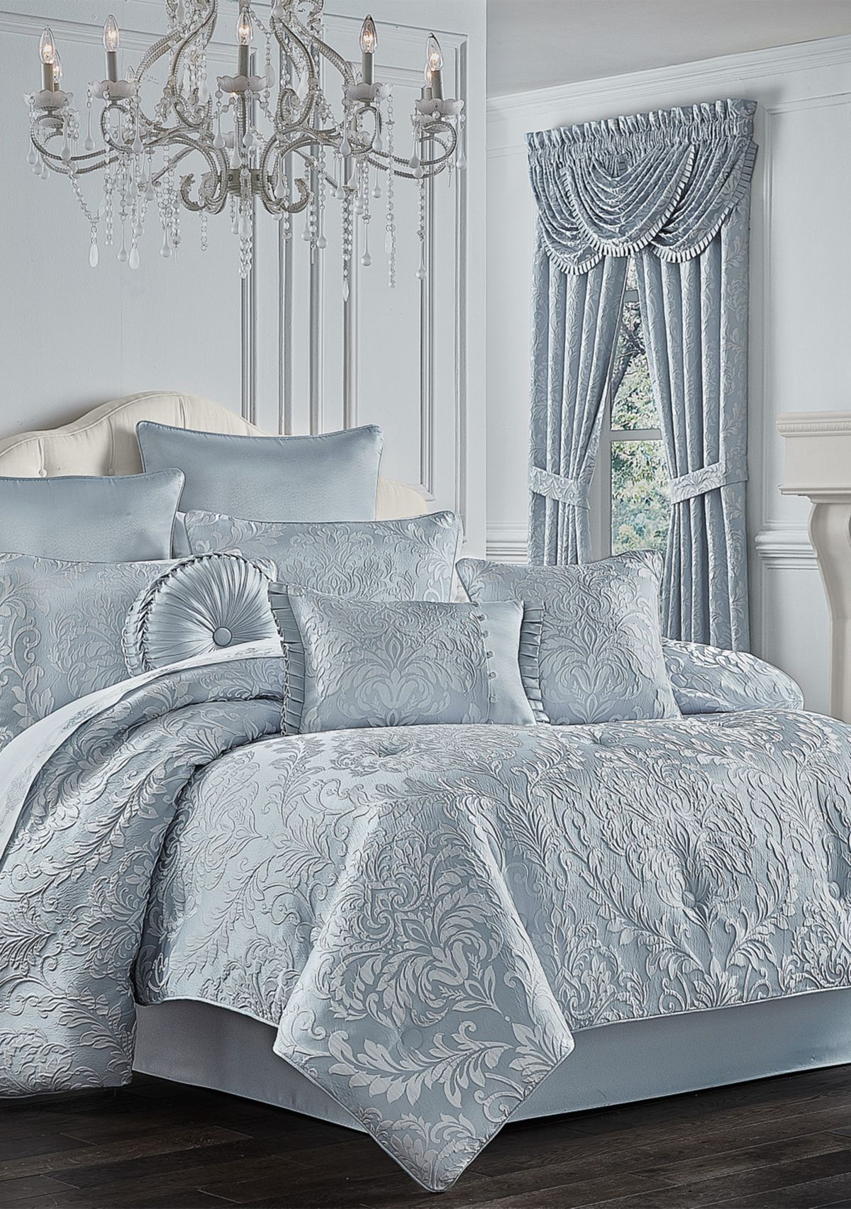 Malita 4pc. Comforter Set
