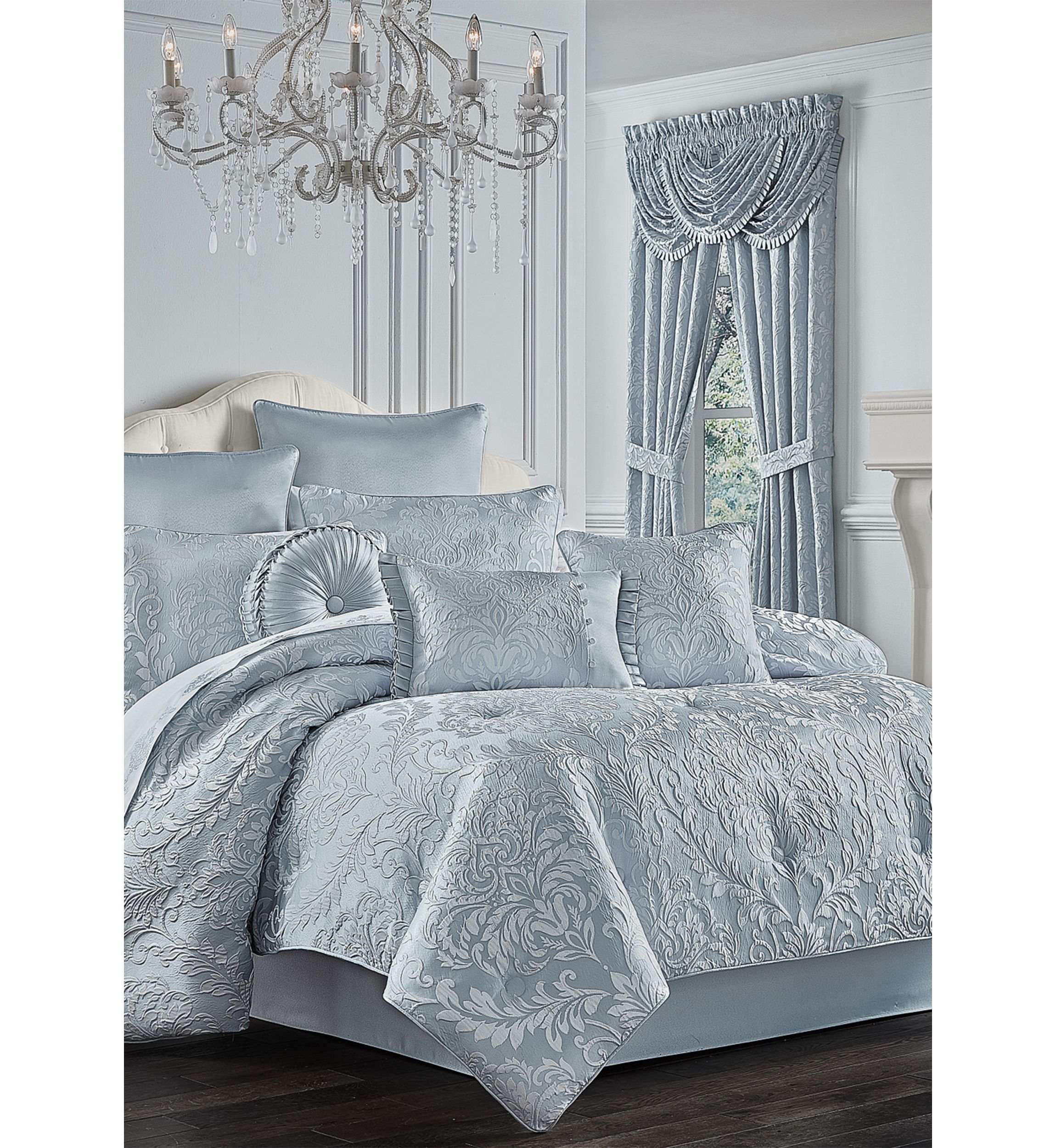 Malita 4pc. Comforter Set