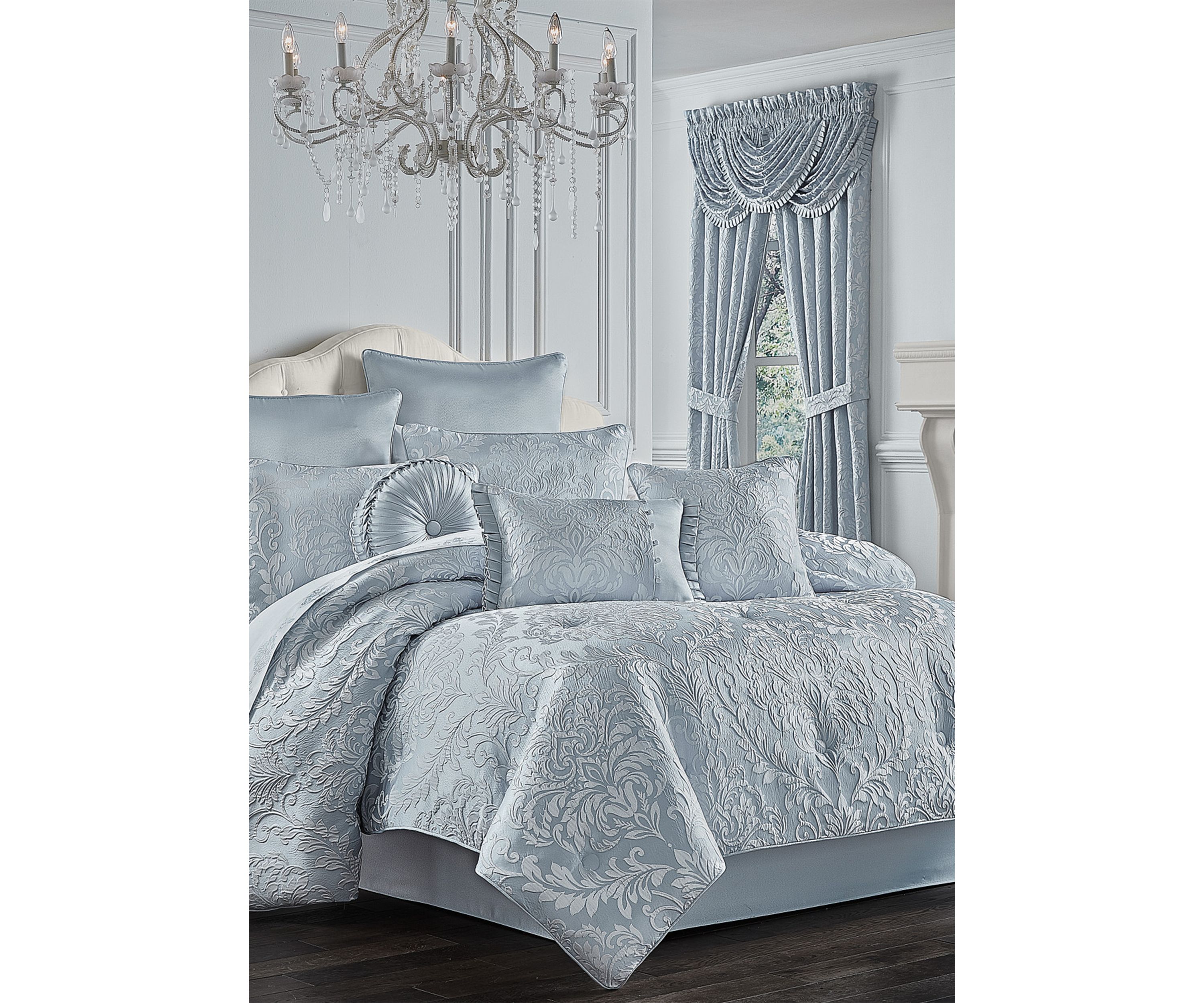 Malita 4pc. Comforter Set