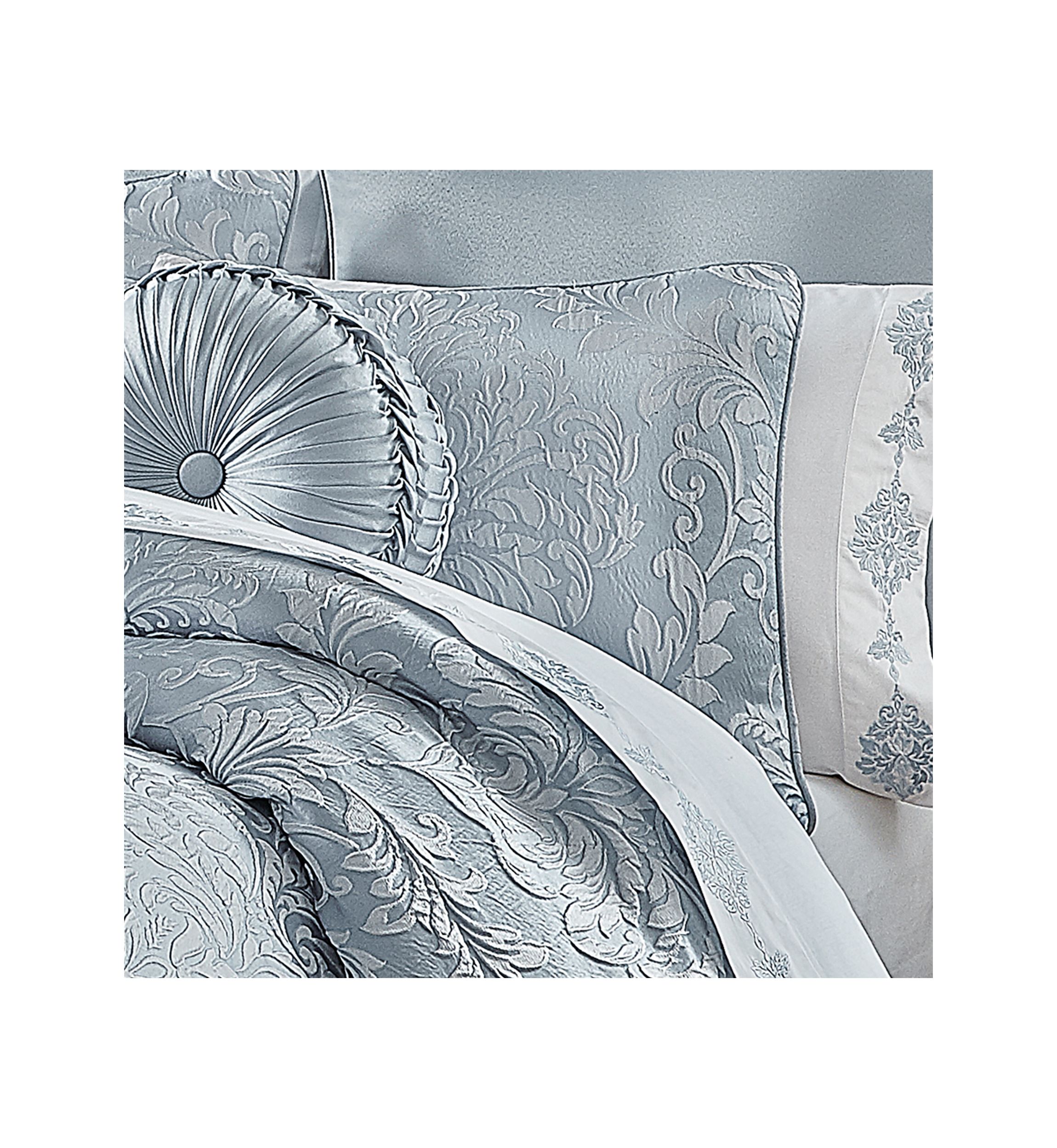 Malita 4pc. Comforter Set