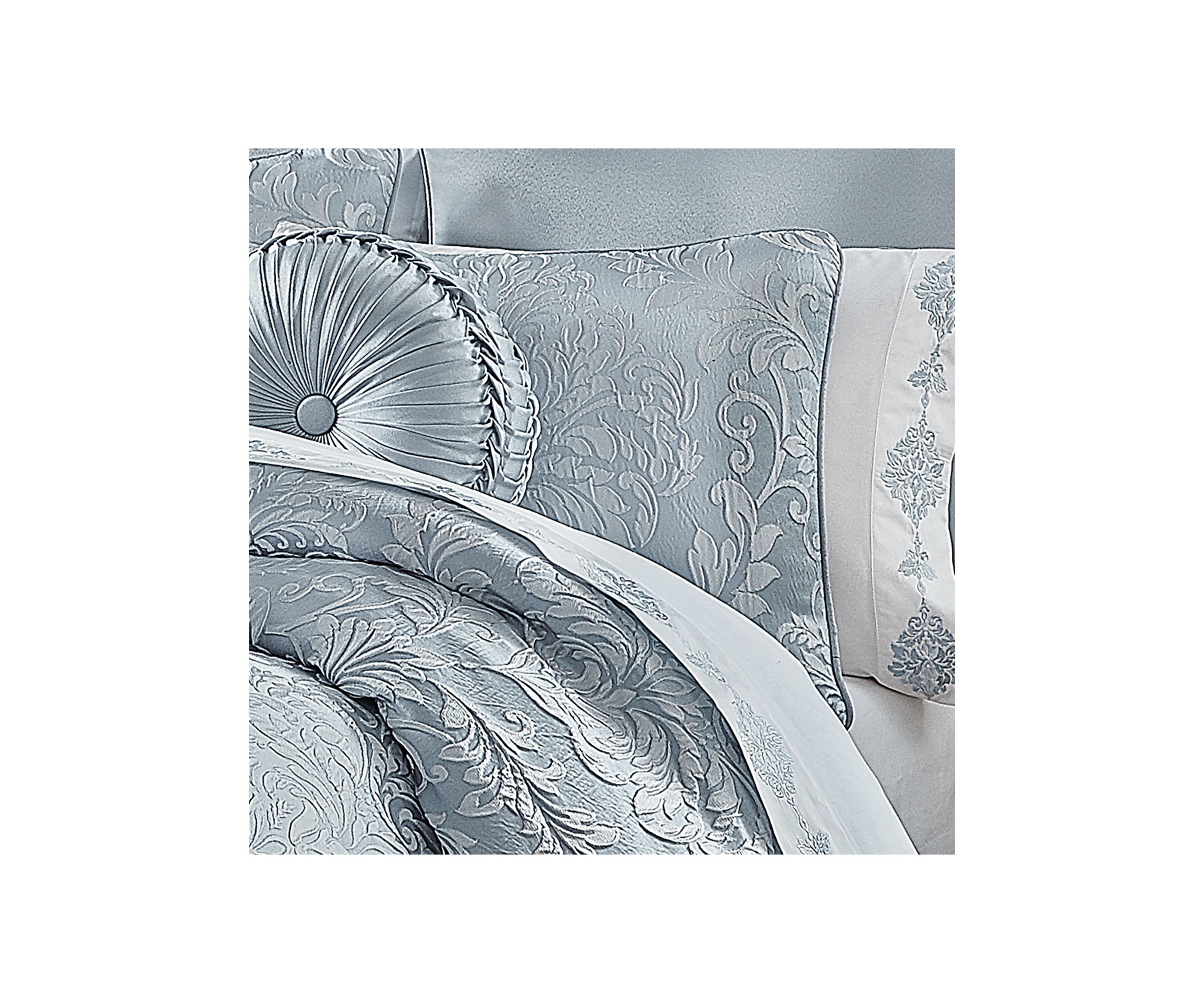 Malita 4pc. Comforter Set