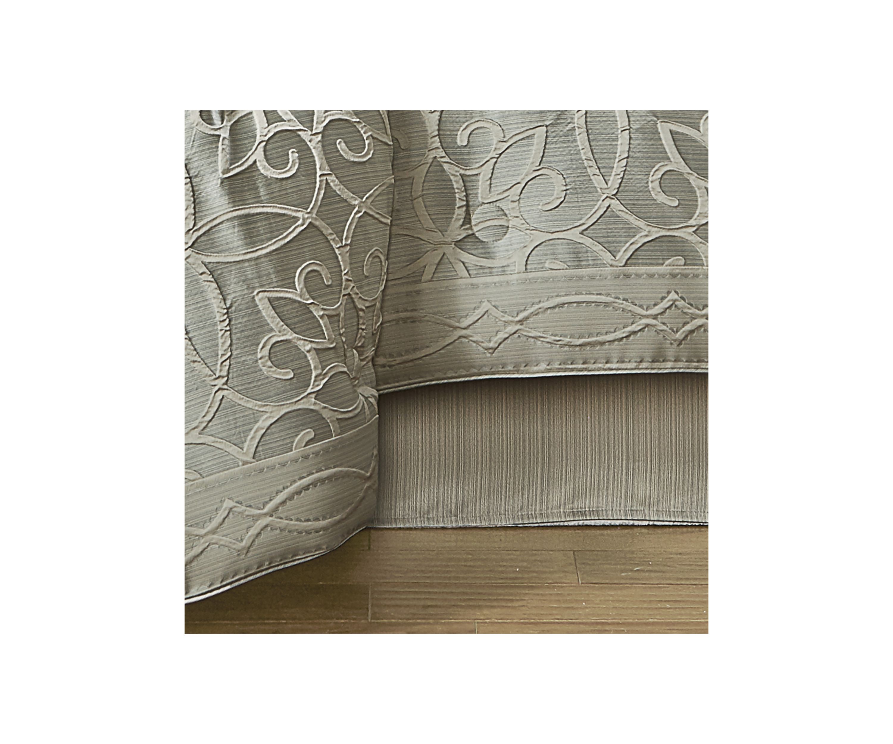 Nouveau 4pc. Comforter Set