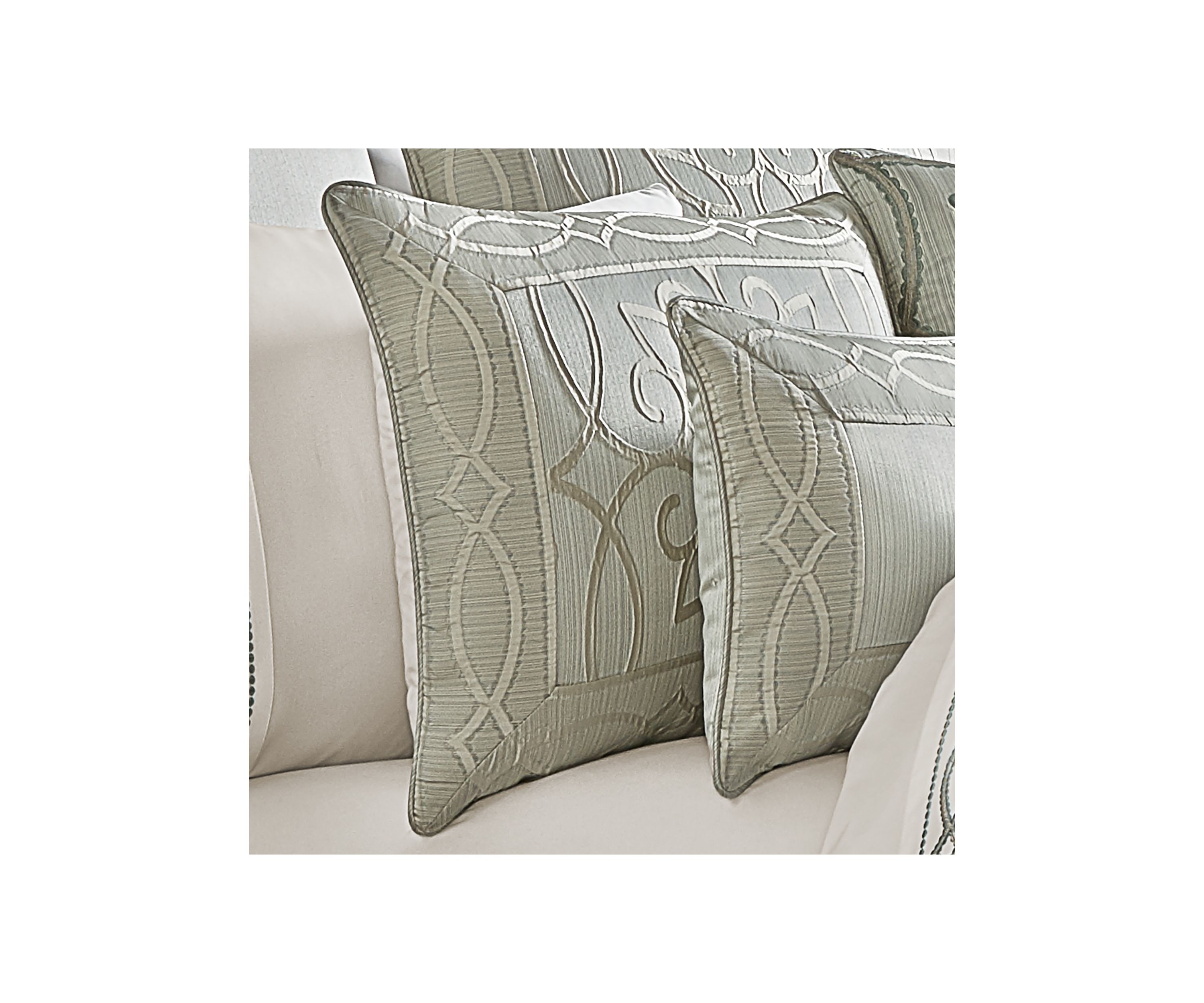 Nouveau 4pc. Comforter Set