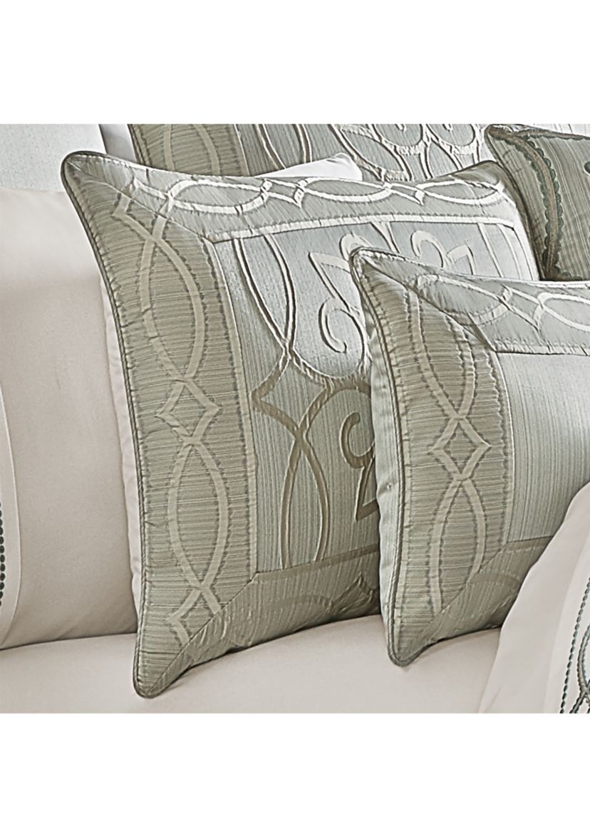 Nouveau 4pc. Comforter Set