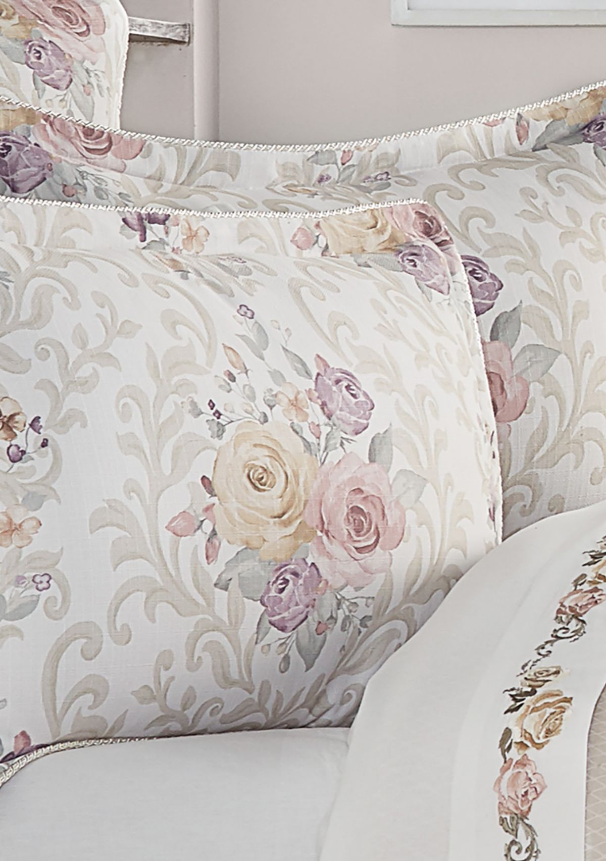 Chardonnay 4pc. Comforter Set