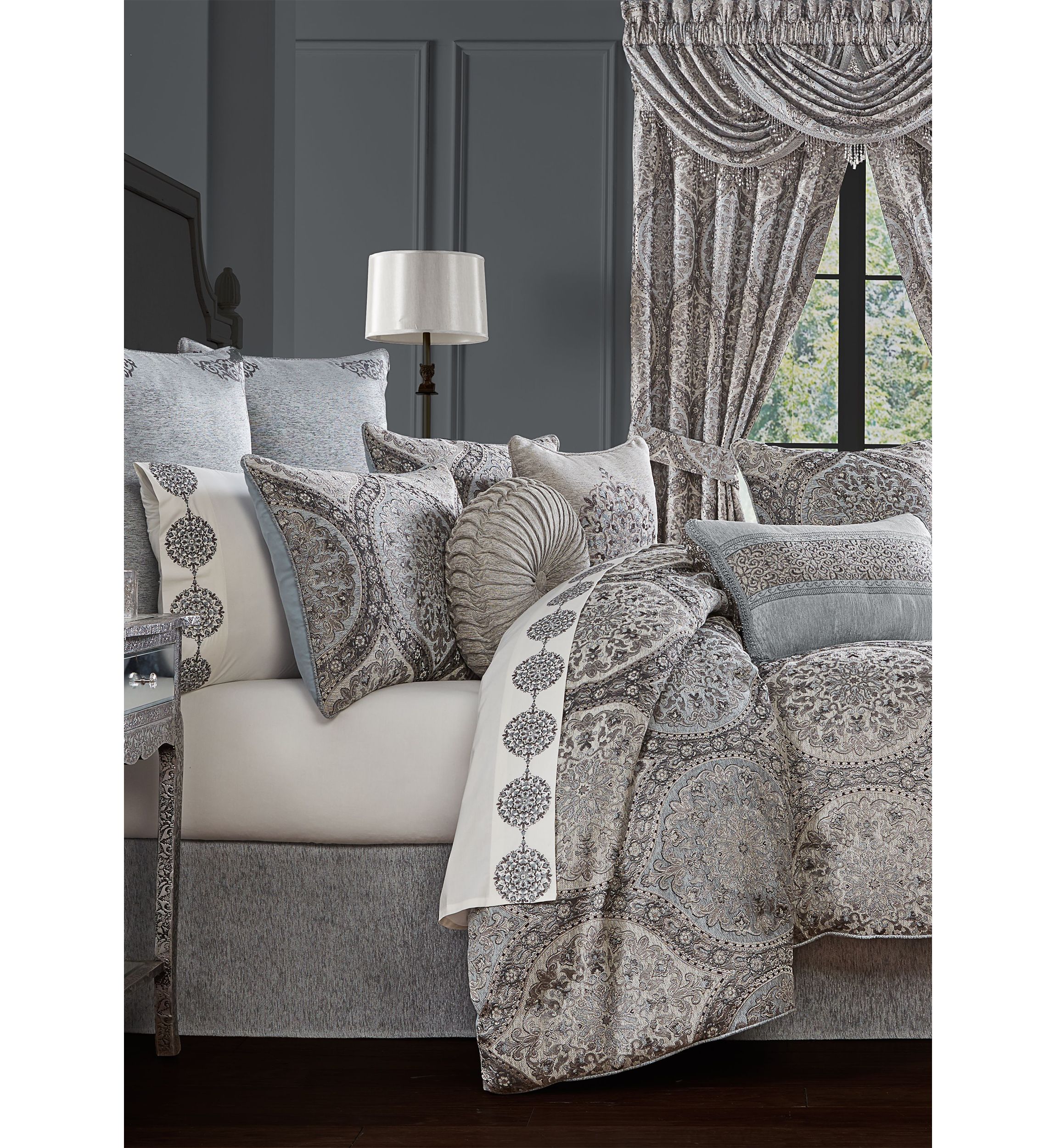 Tiana 4pc. Comforter Set