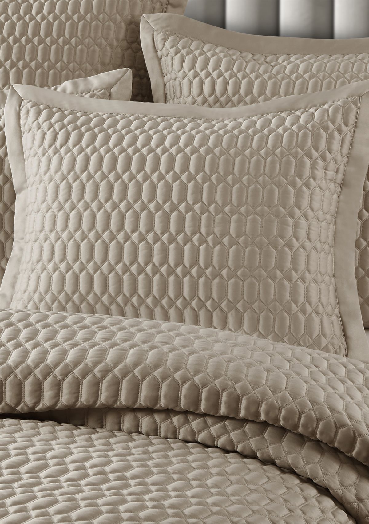 Brilliance Quilt Set