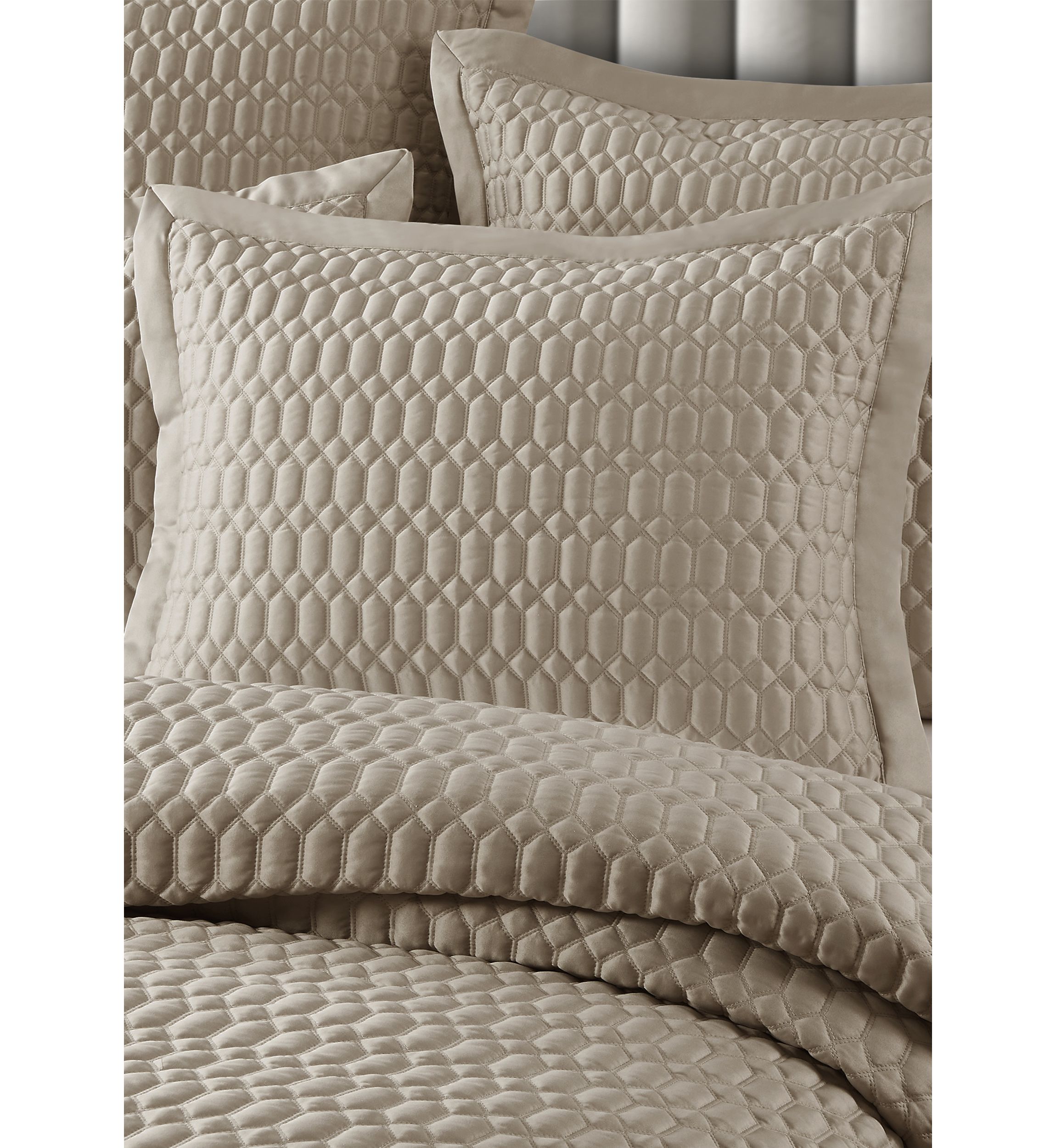 Brilliance Quilt Set