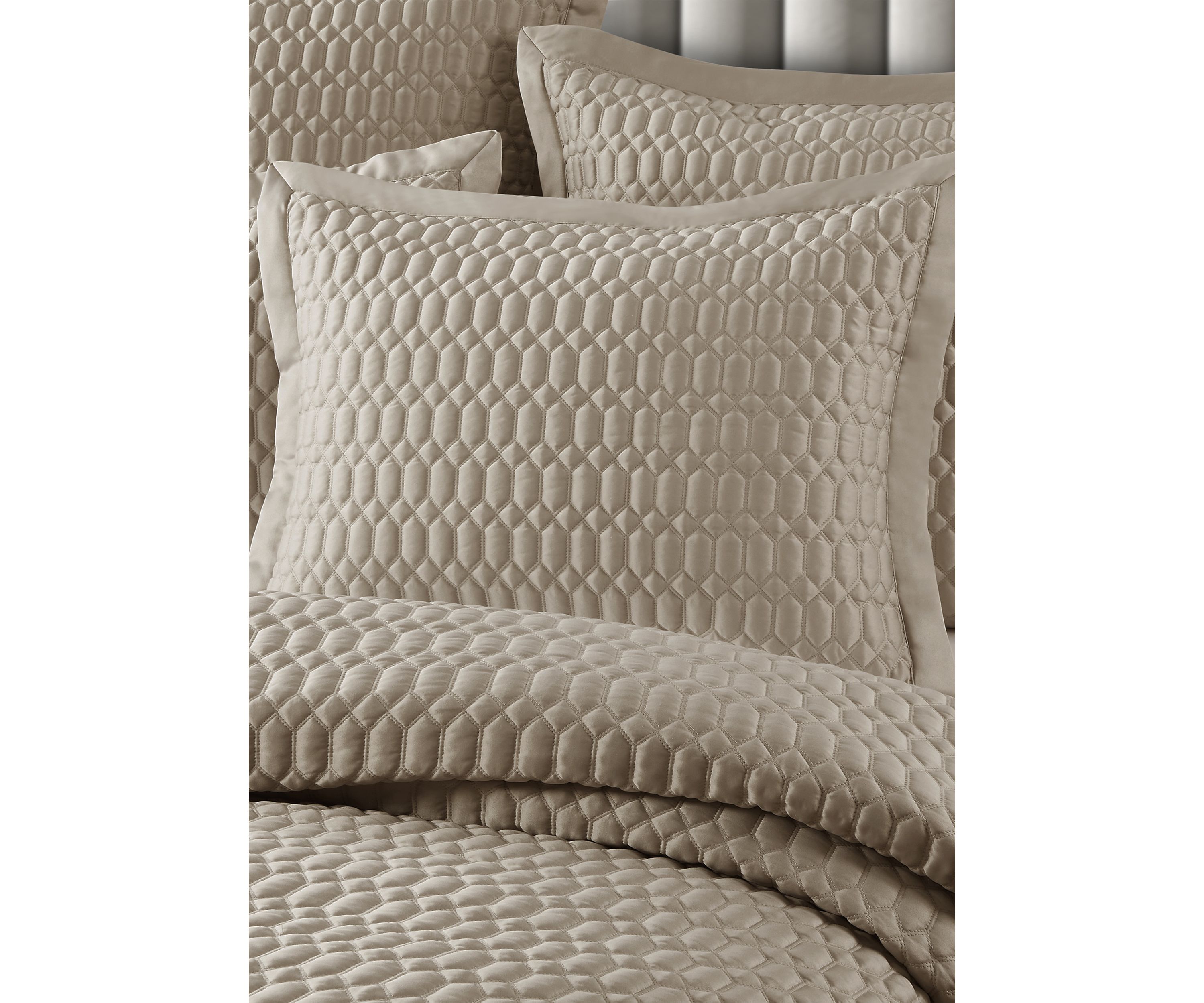 Brilliance Quilt Set