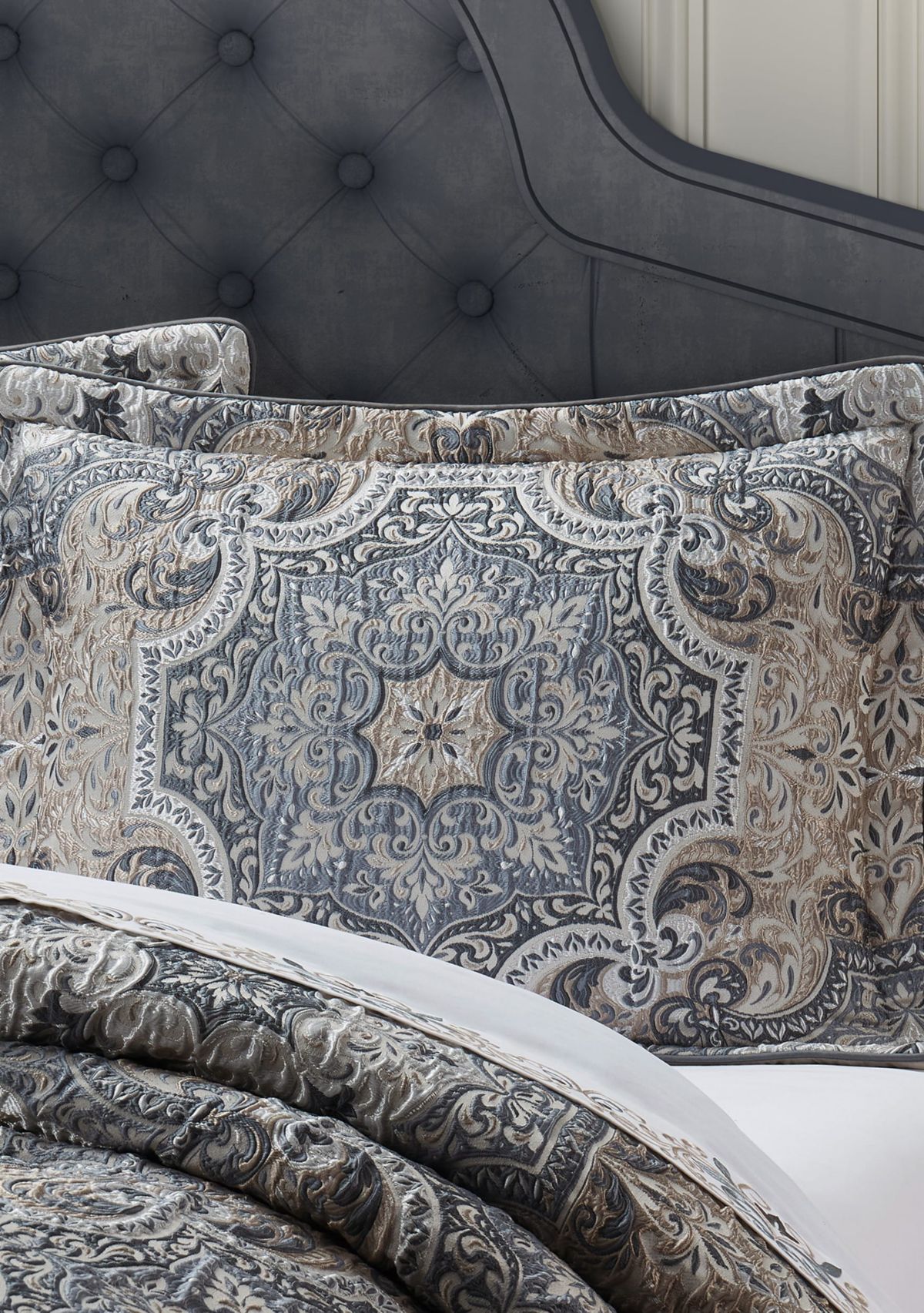 Legend 4pc. Comforter Set