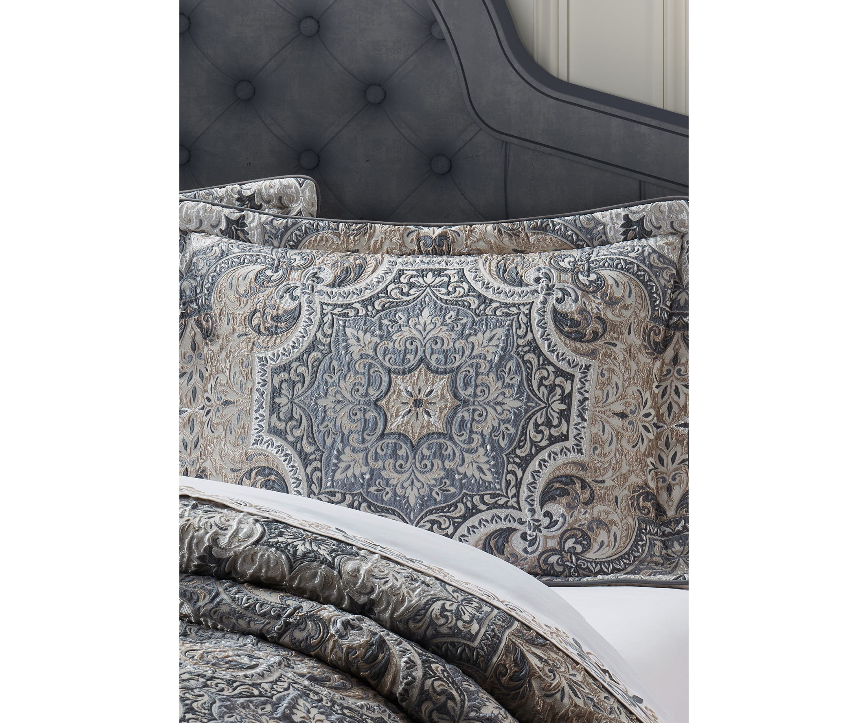 Legend 4pc. Comforter Set