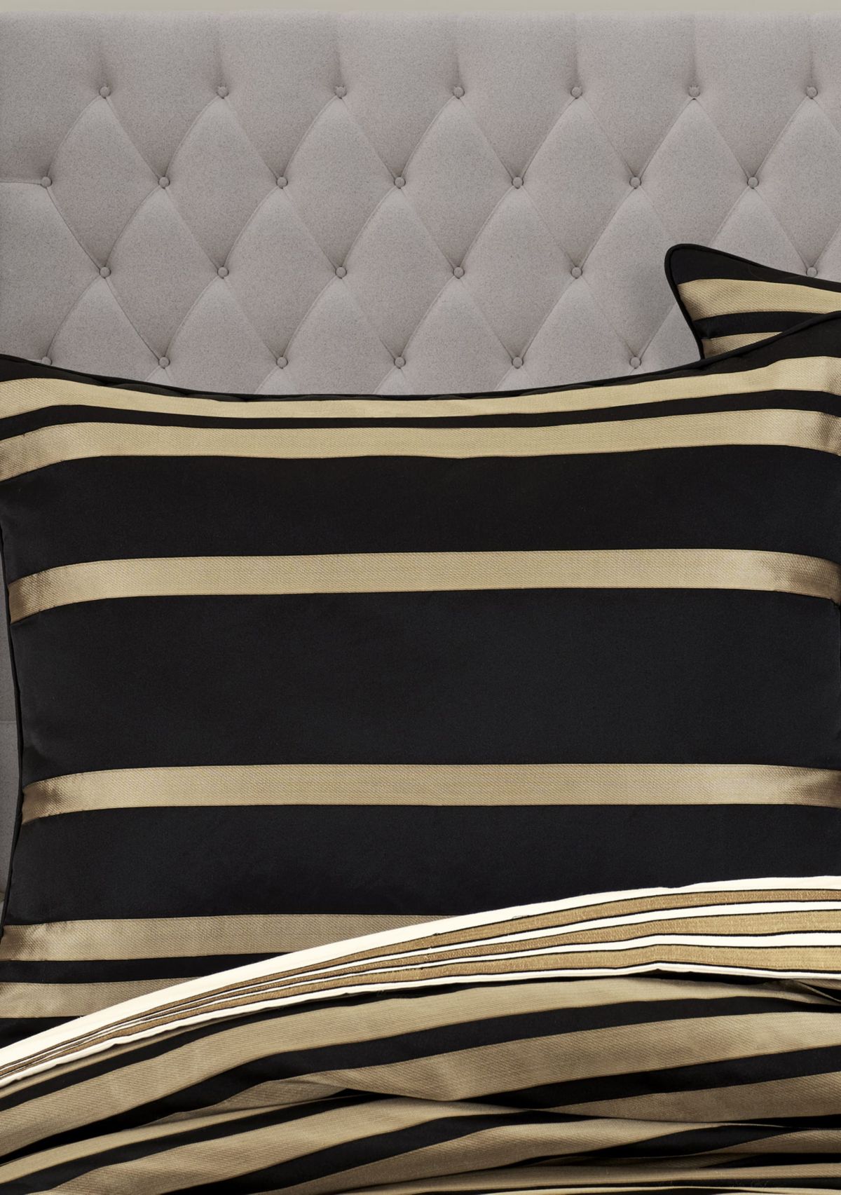 Calvari 4pc. Comforter Set