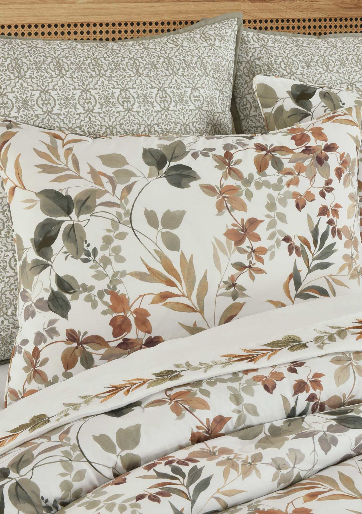 Evergreen 4pc. Comforter Set