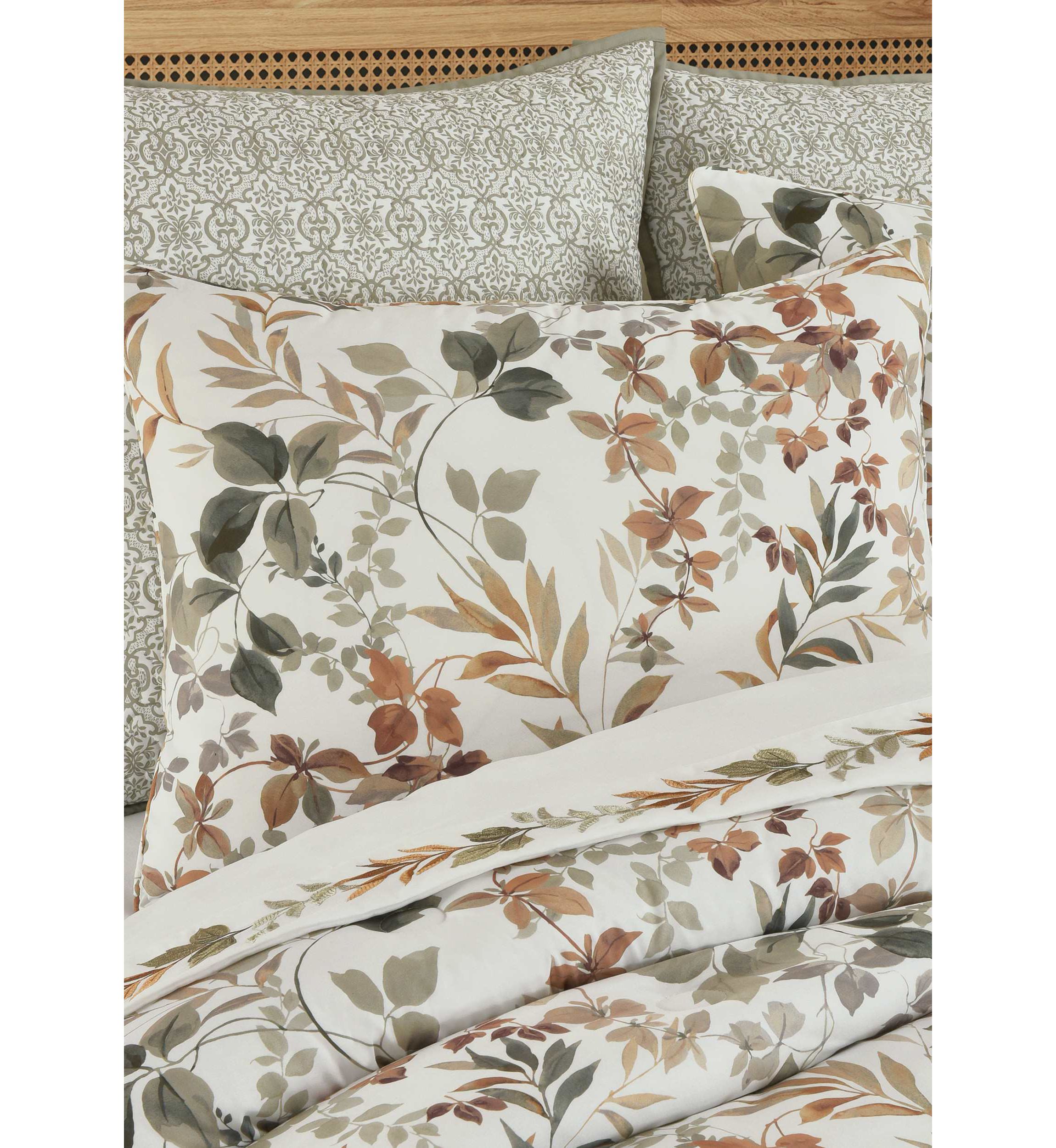 Evergreen 4pc. Comforter Set