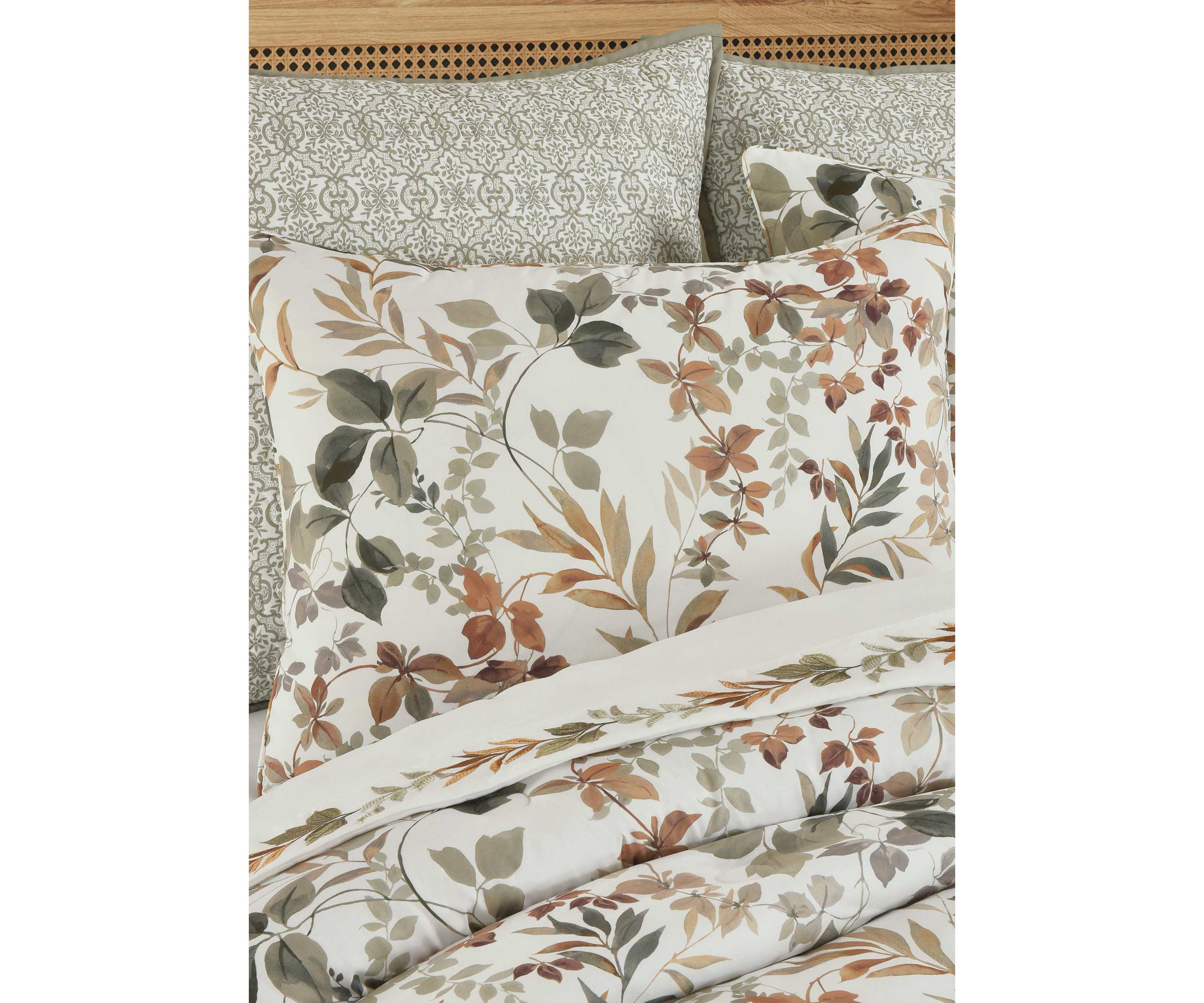 Evergreen 4pc. Comforter Set