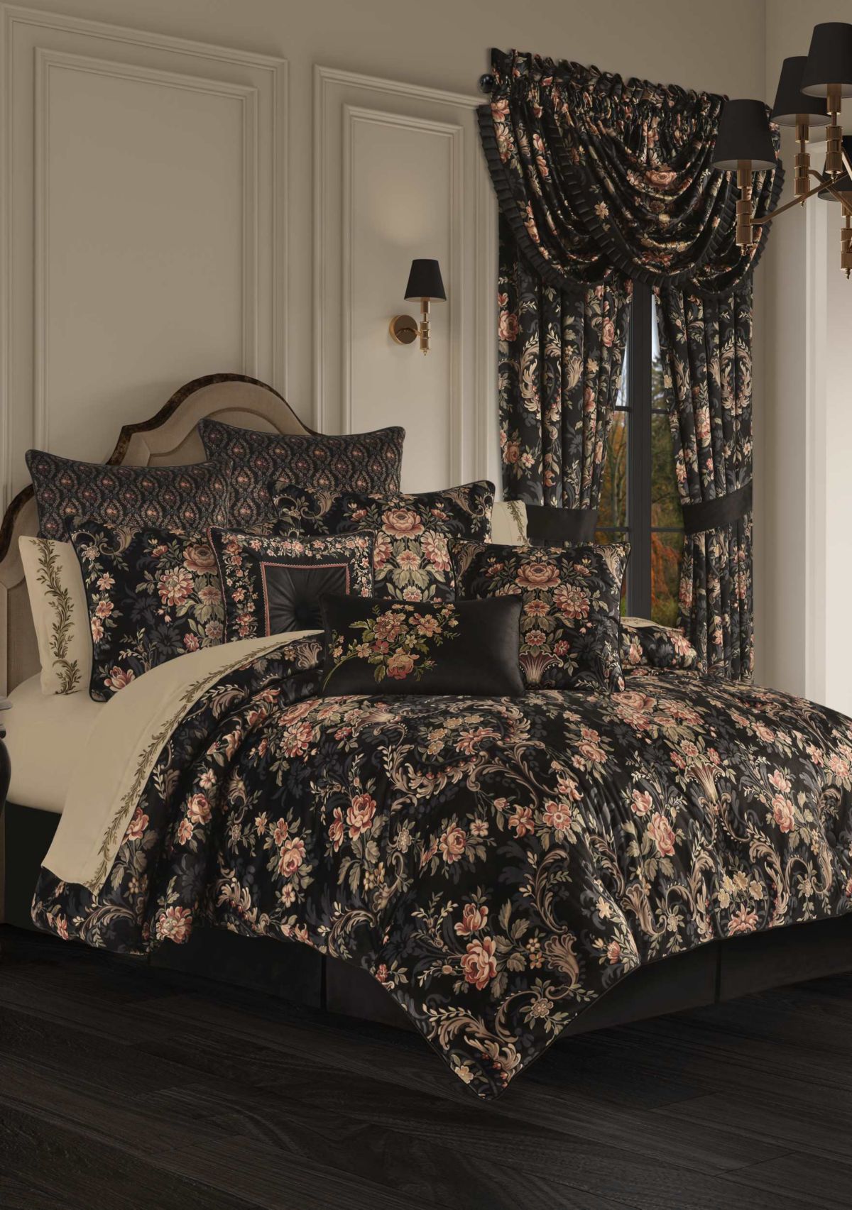 Chanticleer 4pc. Comforter Set