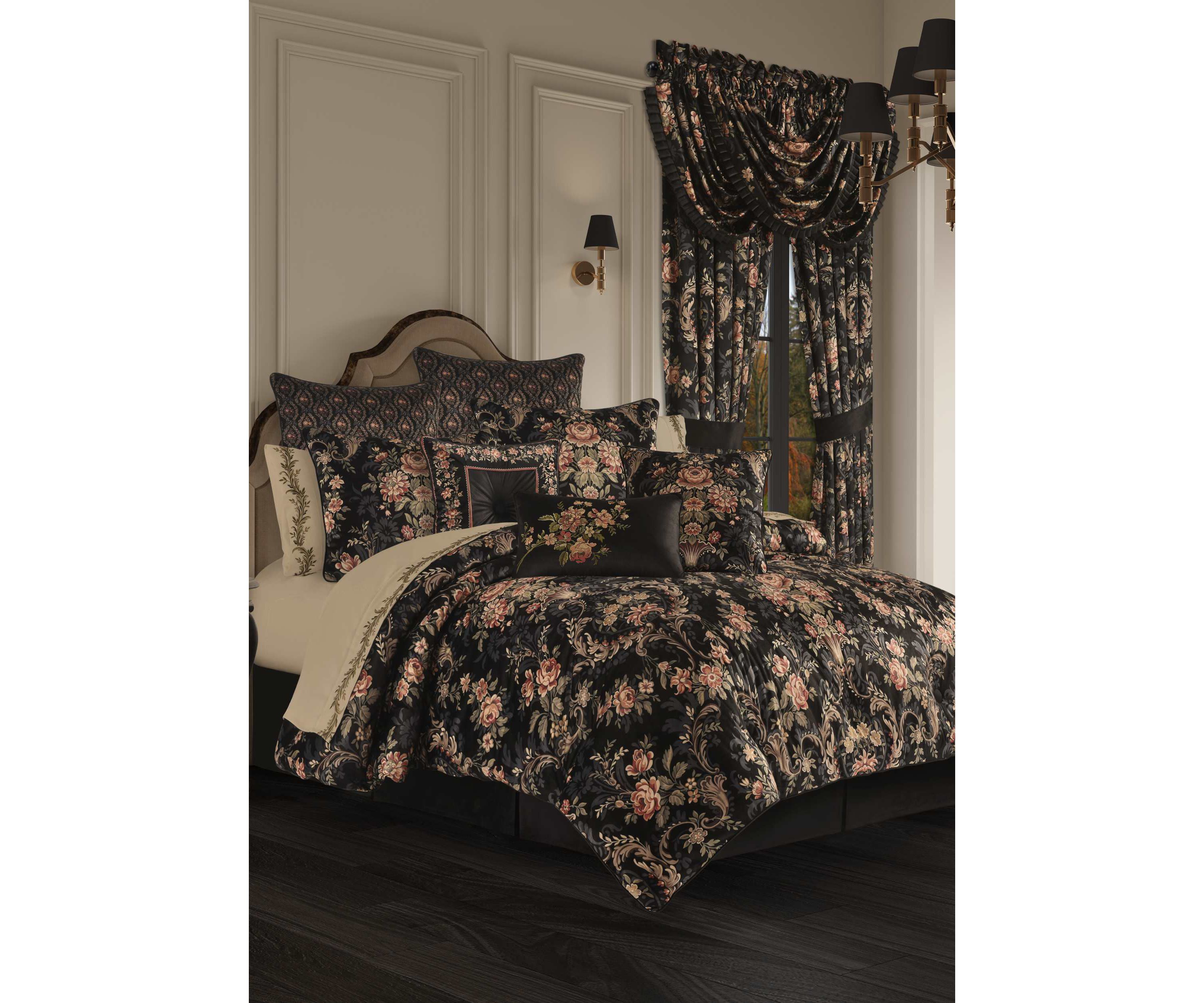 Chanticleer 4pc. Comforter Set