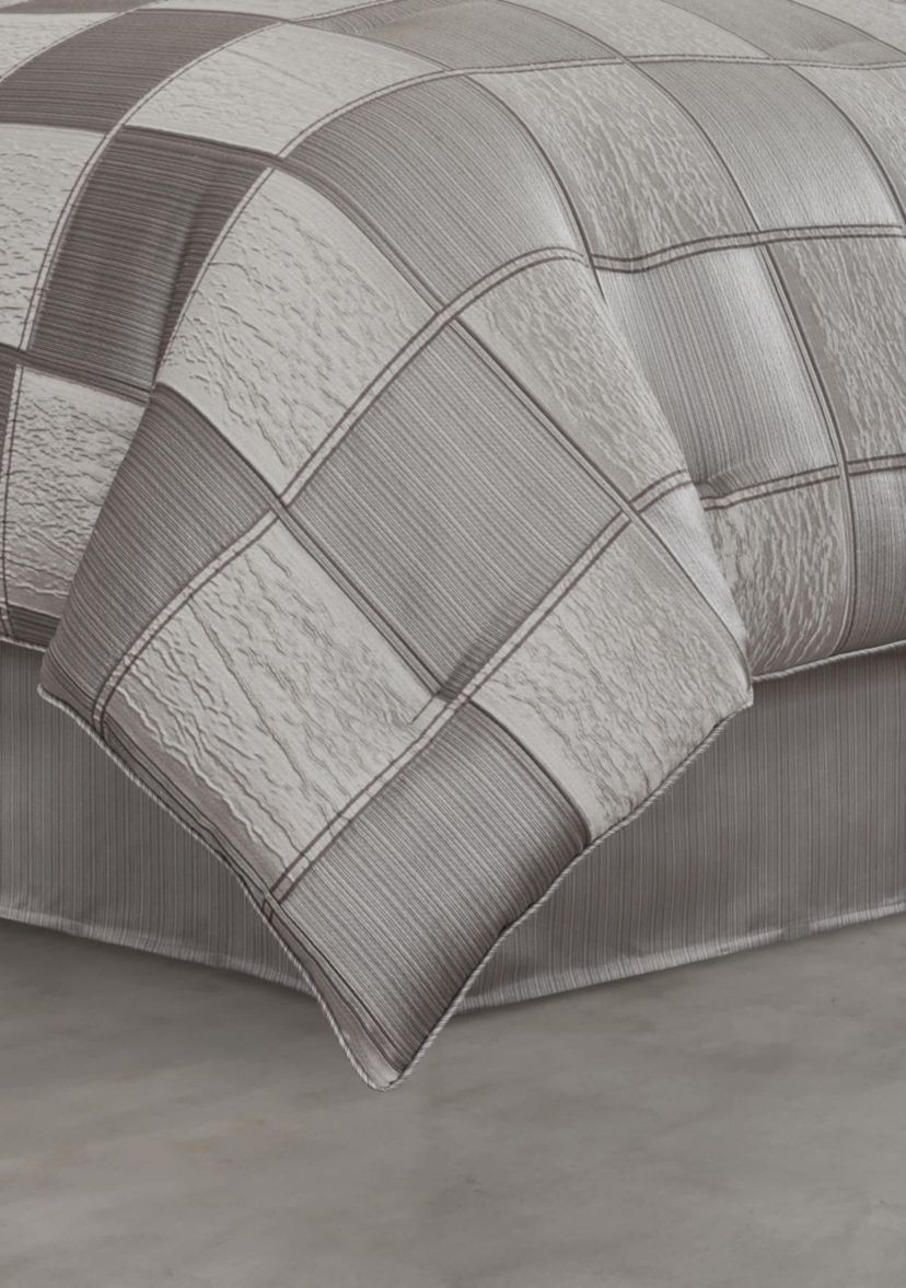 Brando 4pc. Comforter Set