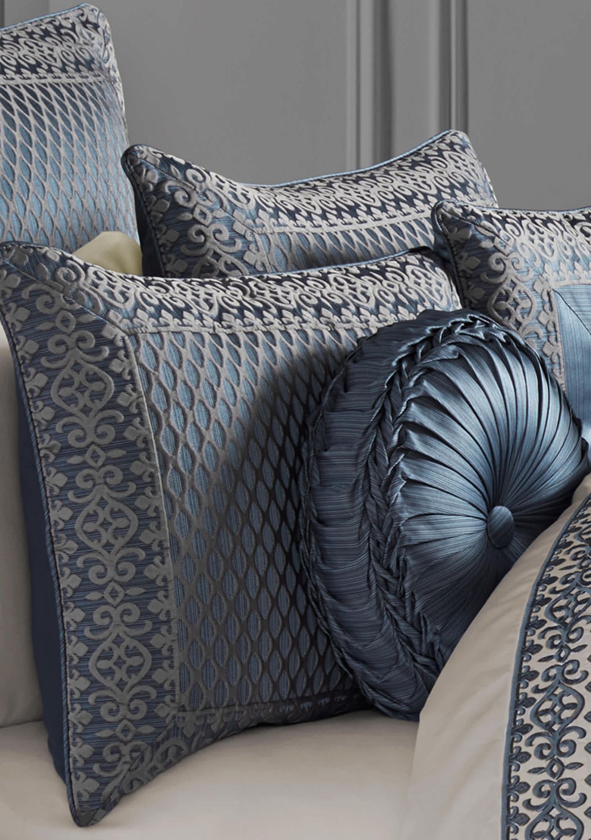 Leah 4pc. Comforter Set