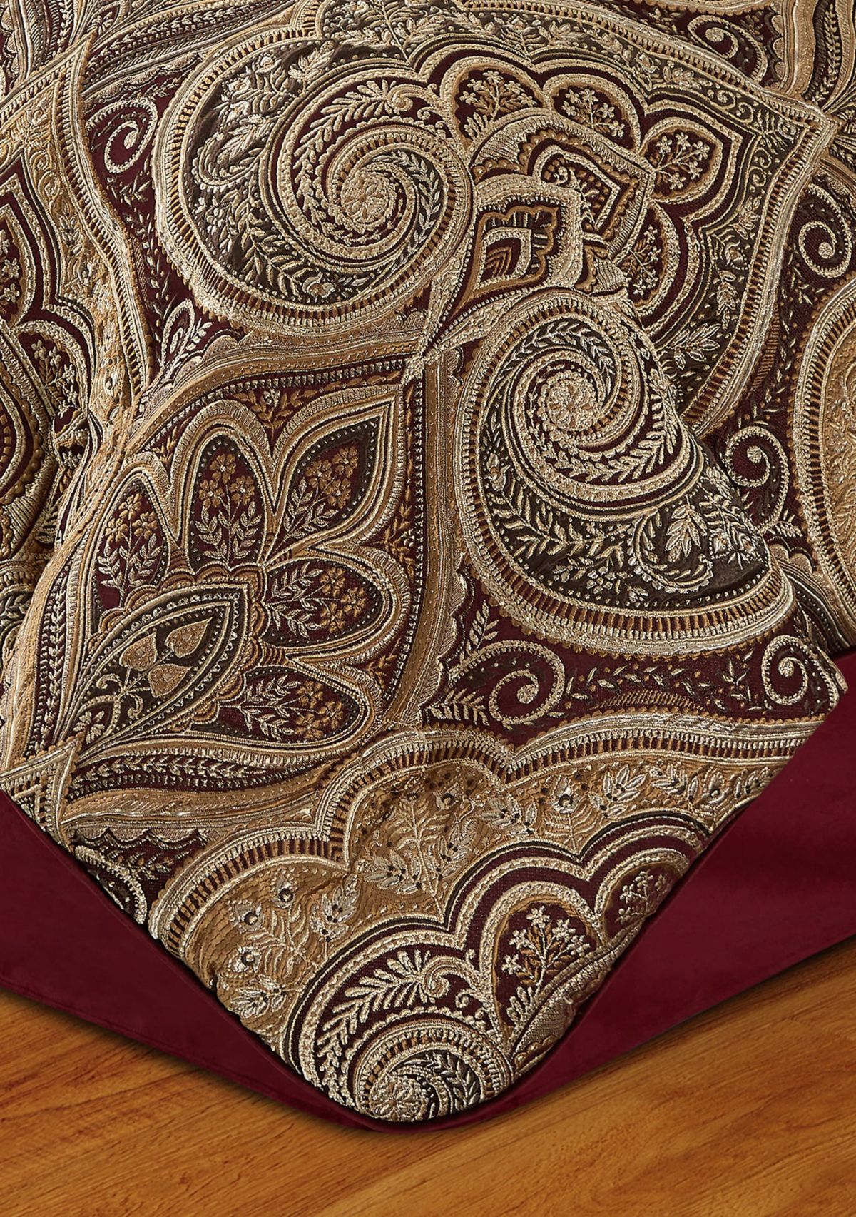 Bordeaux 4pc. Comforter Set