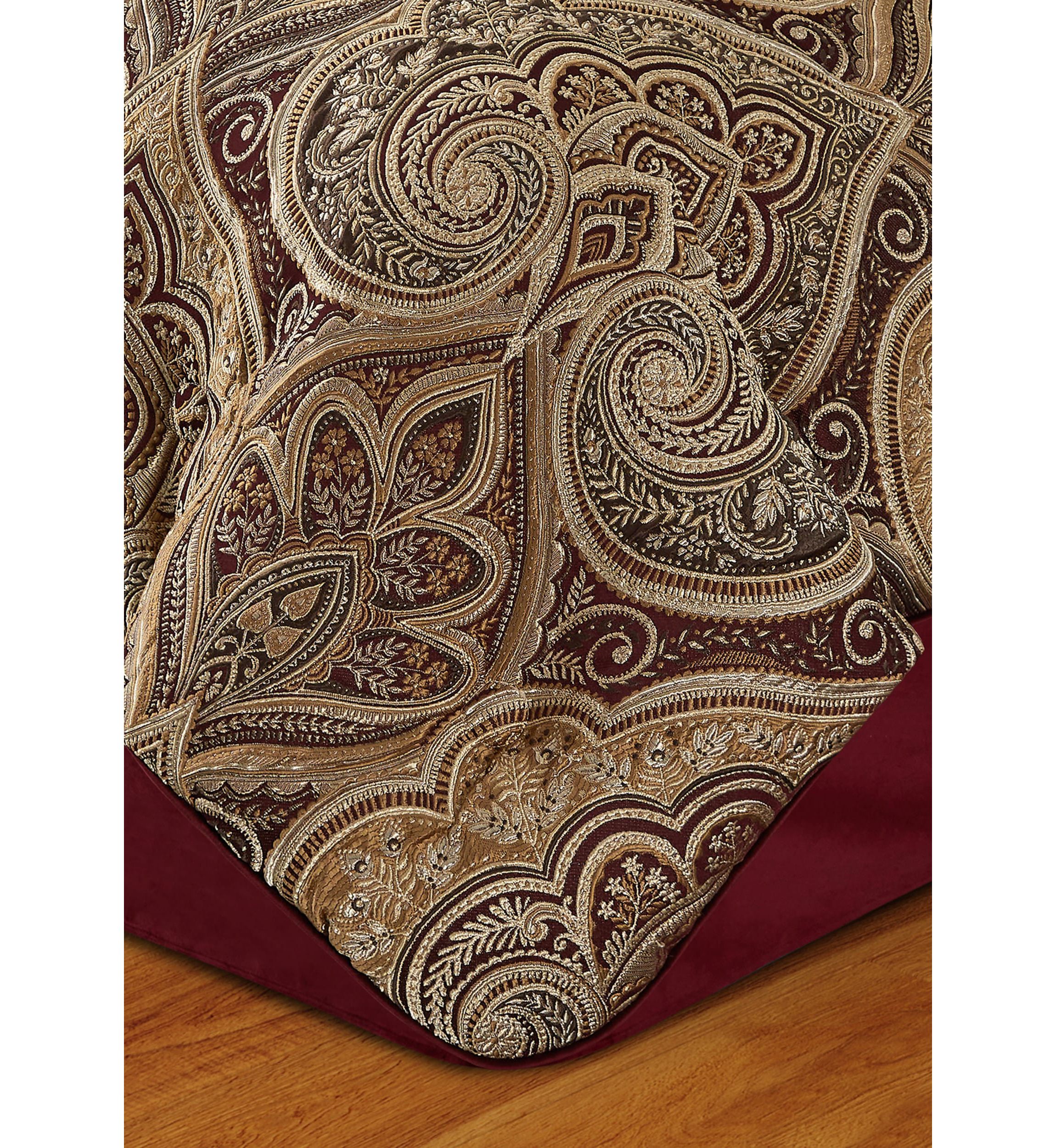 Bordeaux 4pc. Comforter Set