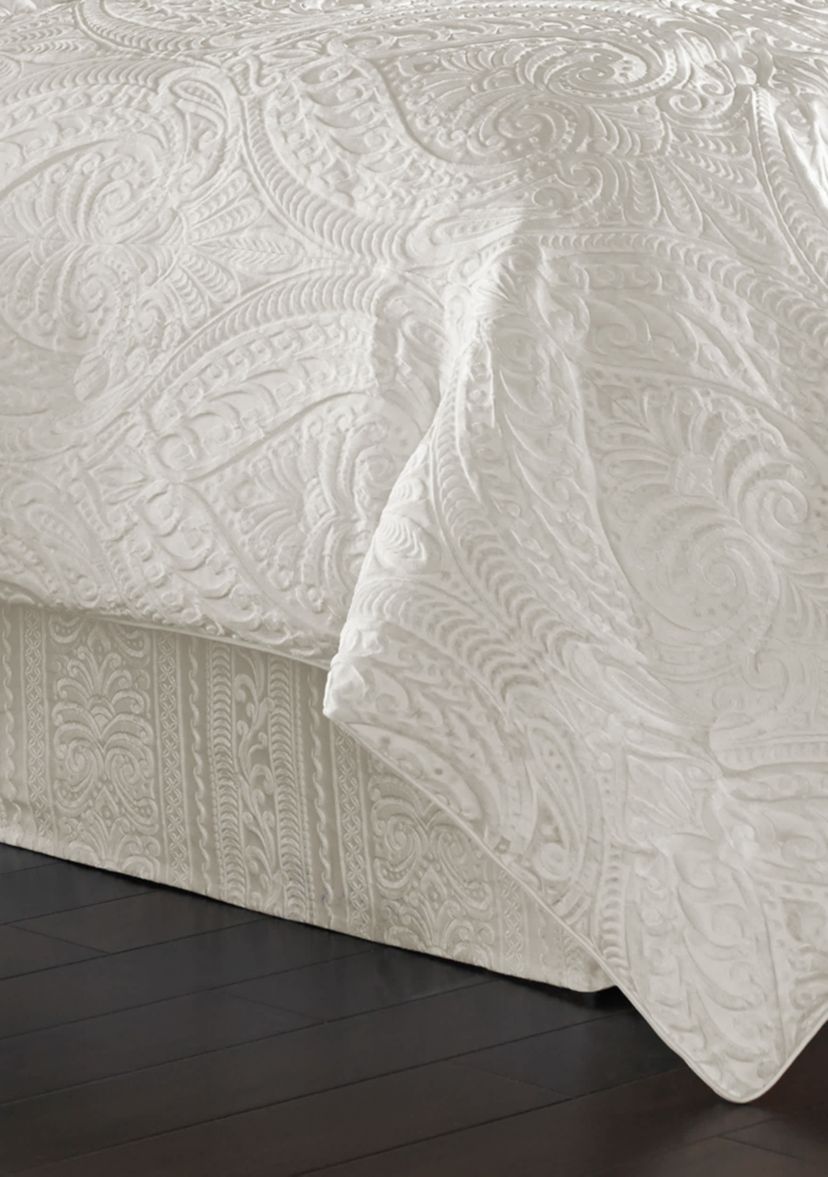 Bianco 4 Piece Comforter Set