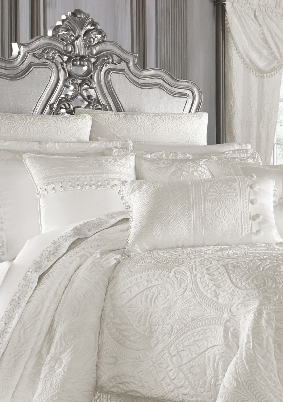 Bianco 4 Piece Comforter Set