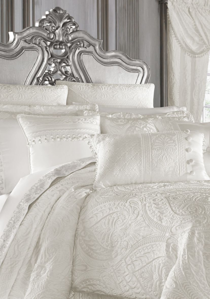 Bianco 4 Piece Comforter Set