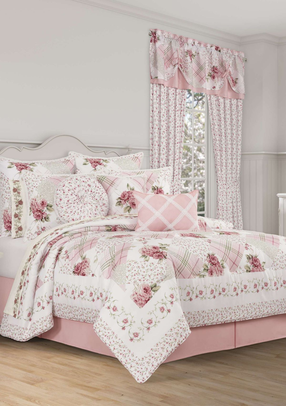 Bungalow 4pc. Comforter Set